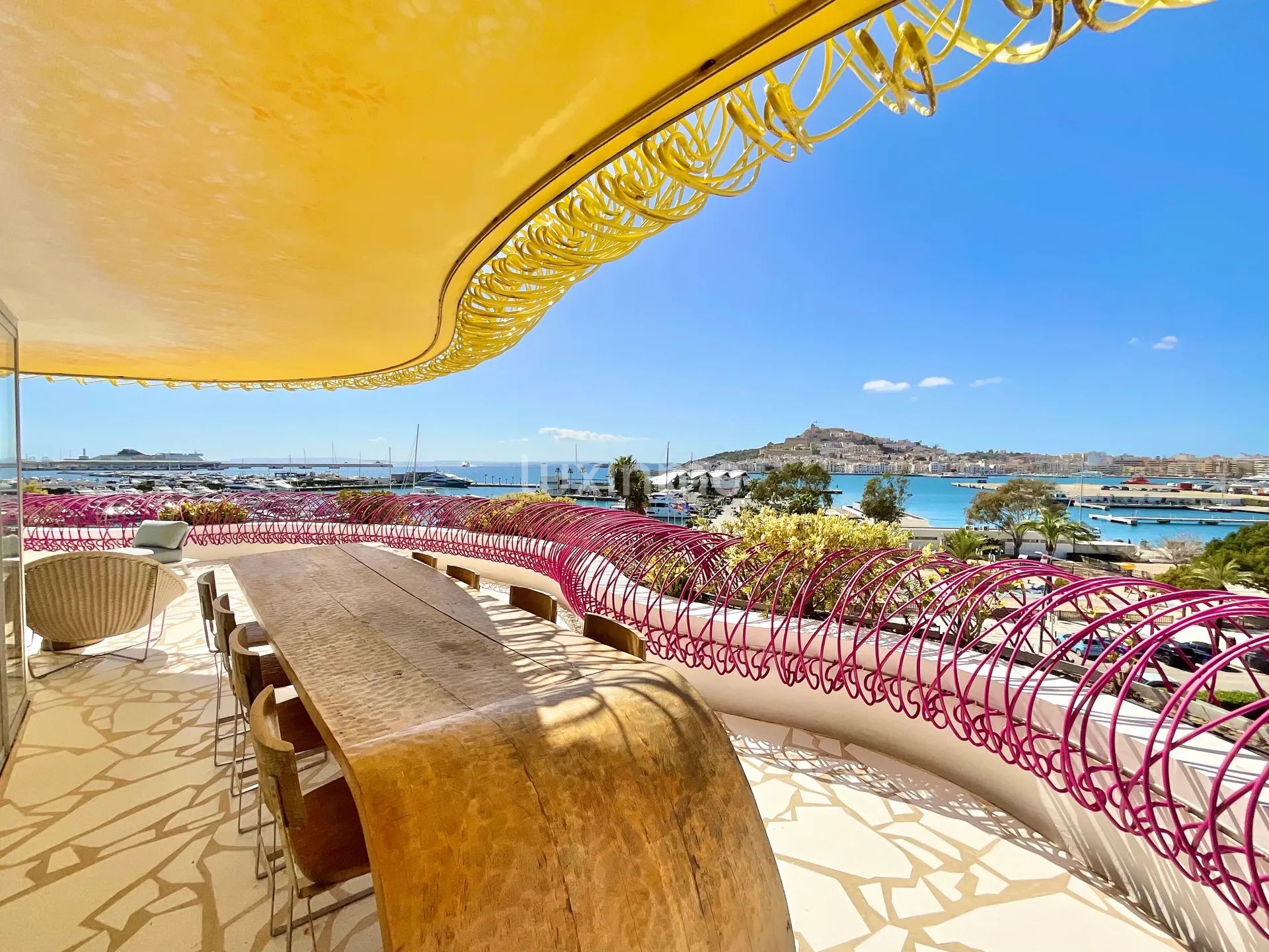 Nowoczesny apartament z przepięknym widokiem na morze i willę Dalt, Ibiza — photo 15