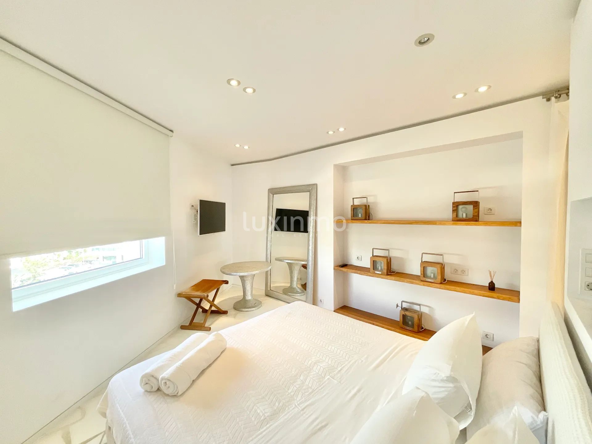 Modern Frontline Apartment With Stunning Views to the Sea & Dalt Villa, Ibiza — photo 45