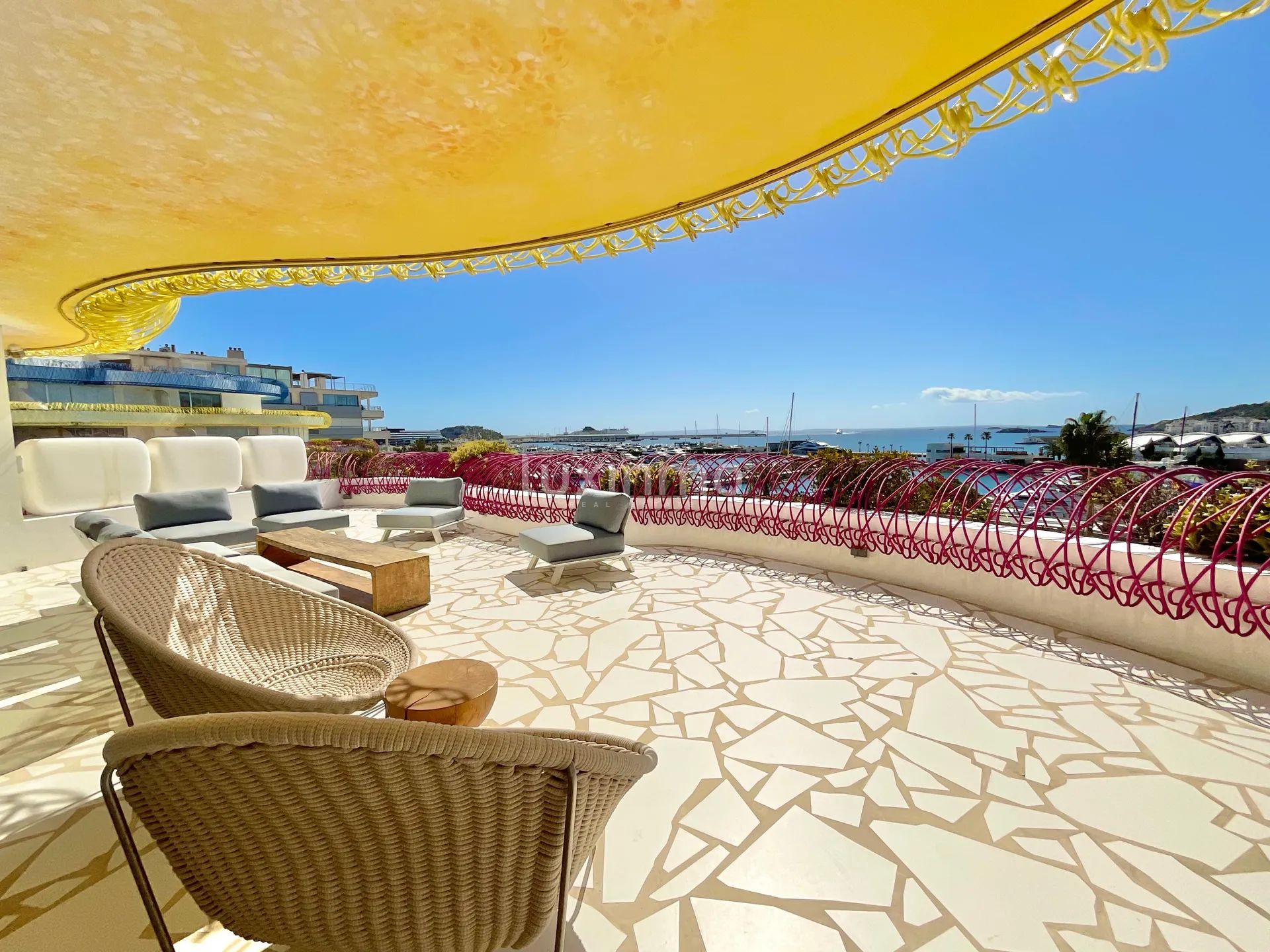 Nowoczesny apartament z przepięknym widokiem na morze i willę Dalt, Ibiza — photo 13