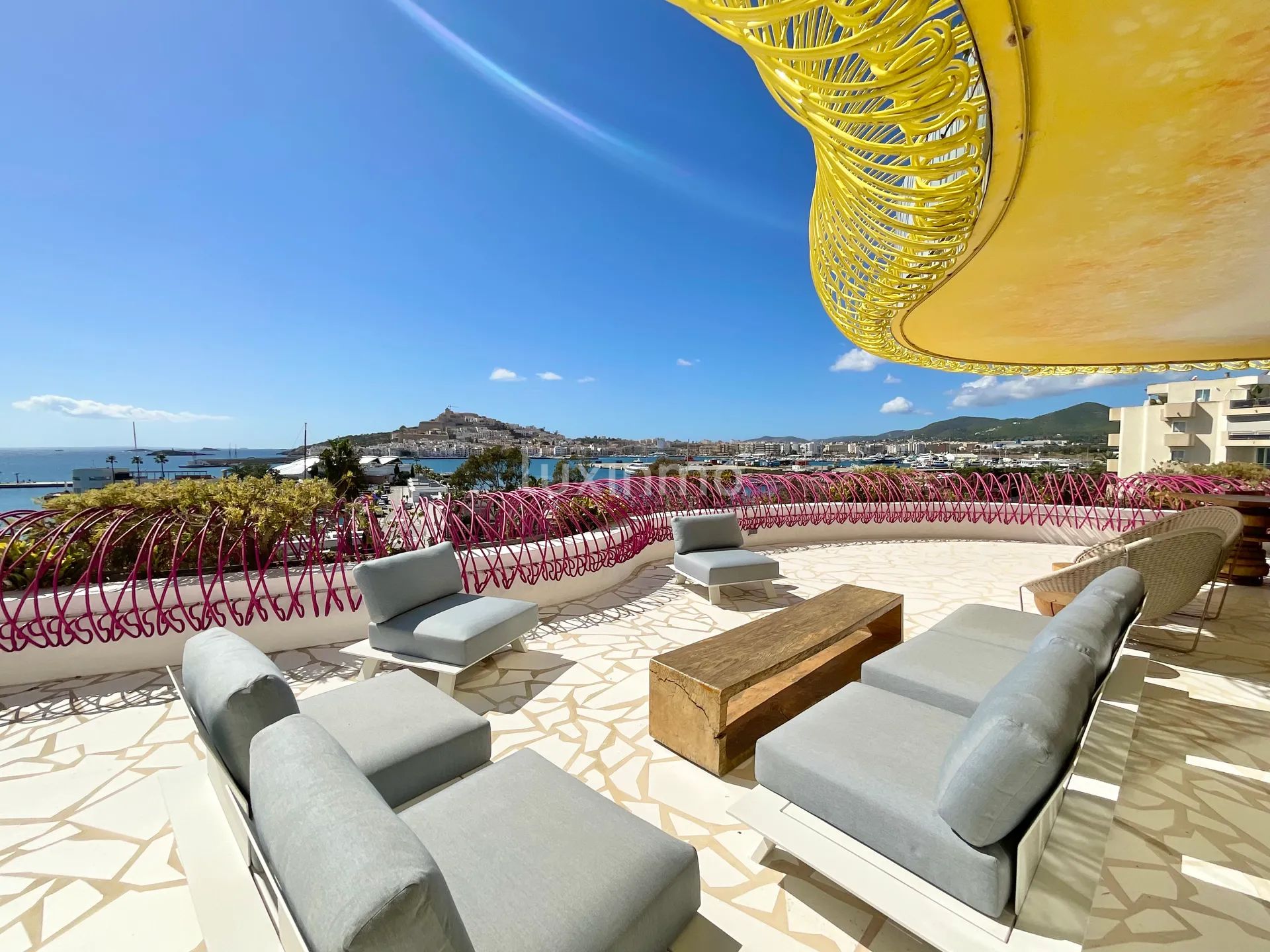 Modern Frontline Apartment With Stunning Views to the Sea & Dalt Villa, Ibiza — photo 14