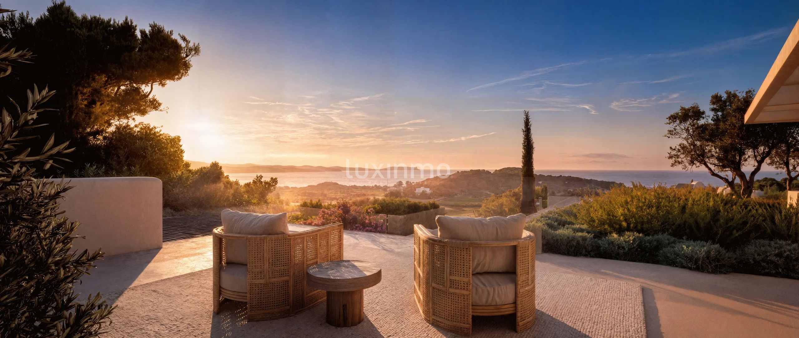 Lujosa villa con vistas al mar y a la puesta de sol en Cala Salada, Ibiza — photo 11