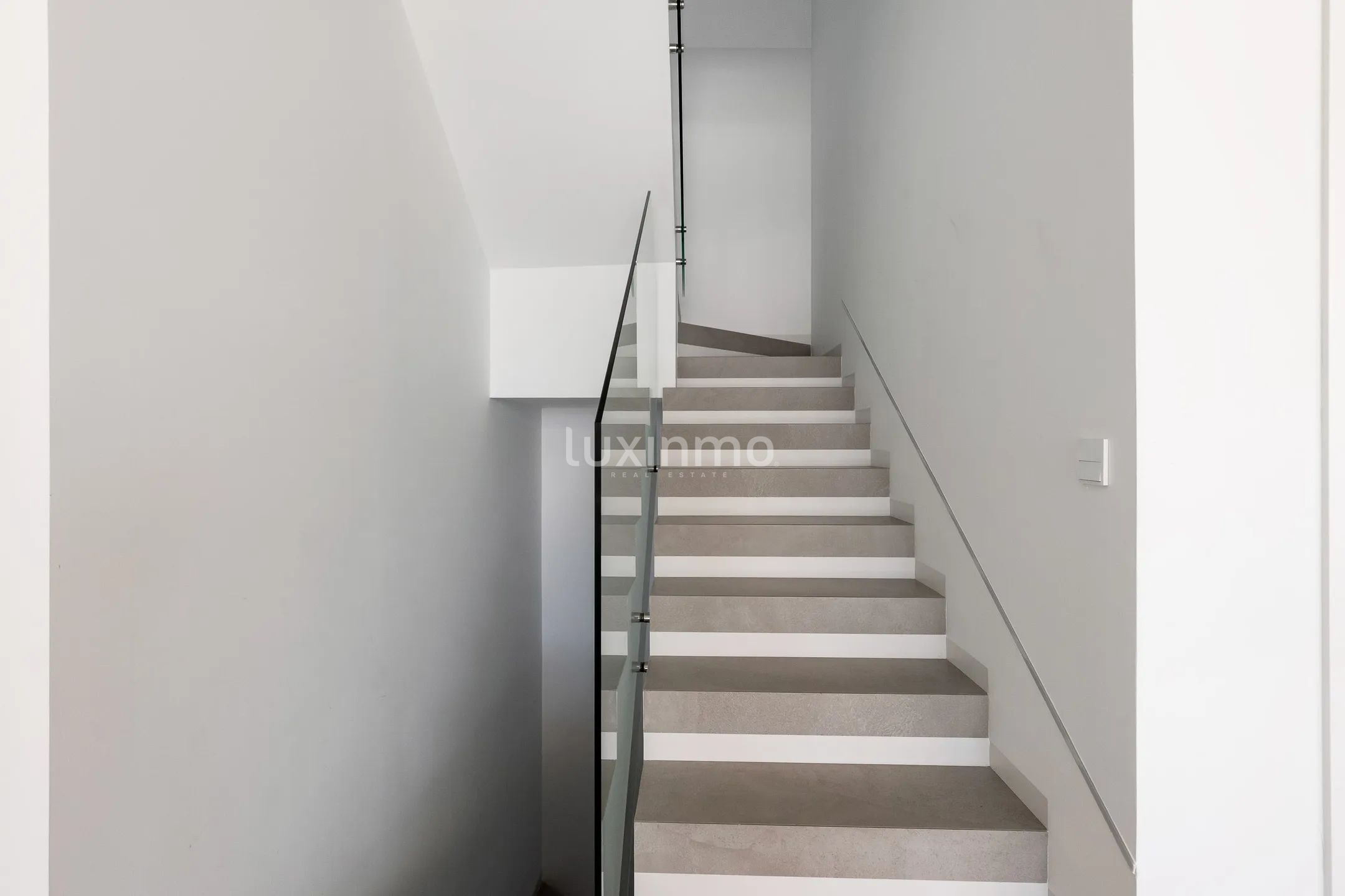 Fantastisk, moderne villa med havutsikt i Sierra Cortina — photo 14