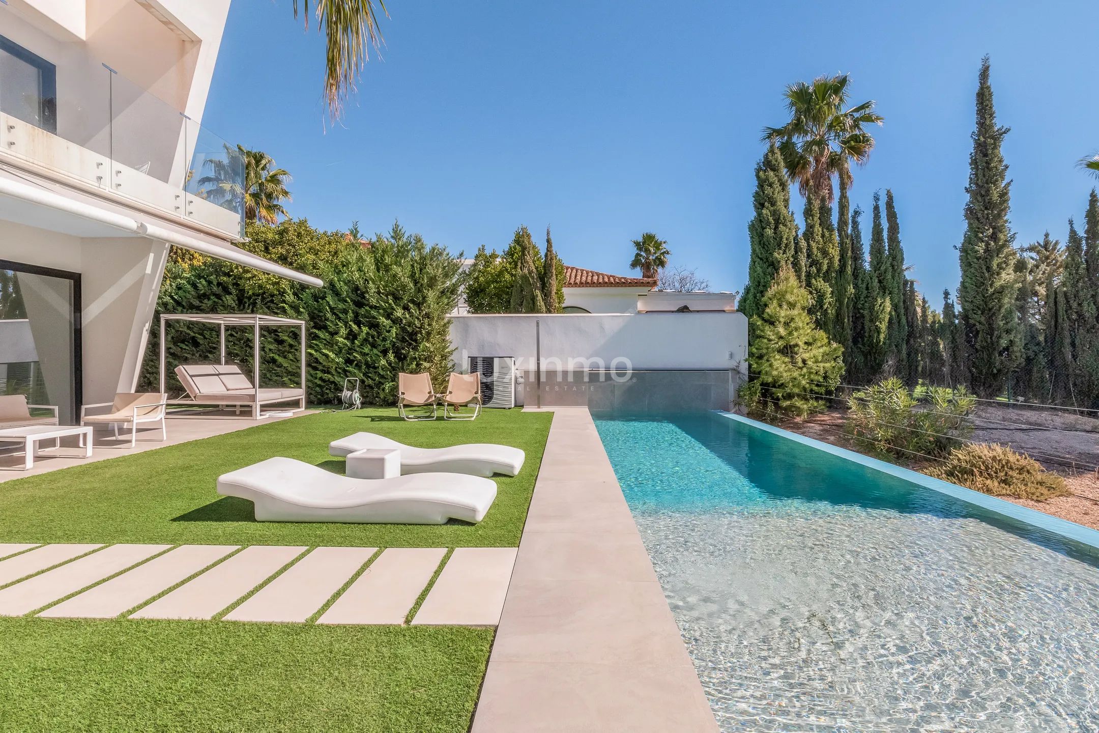 Fantastisk, moderne villa med havutsikt i Sierra Cortina — photo 4