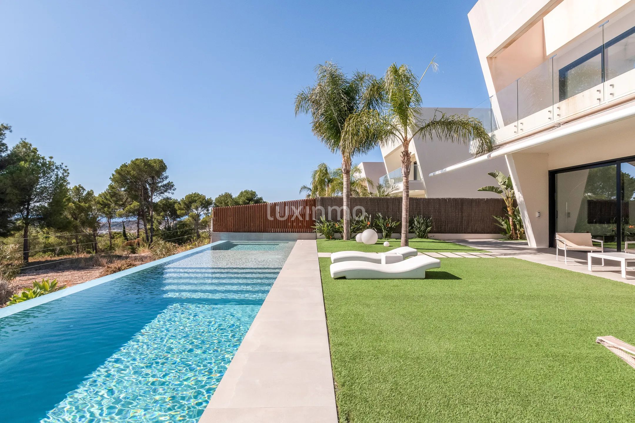 Stunning modern villa with sea views in Sierra Cortina