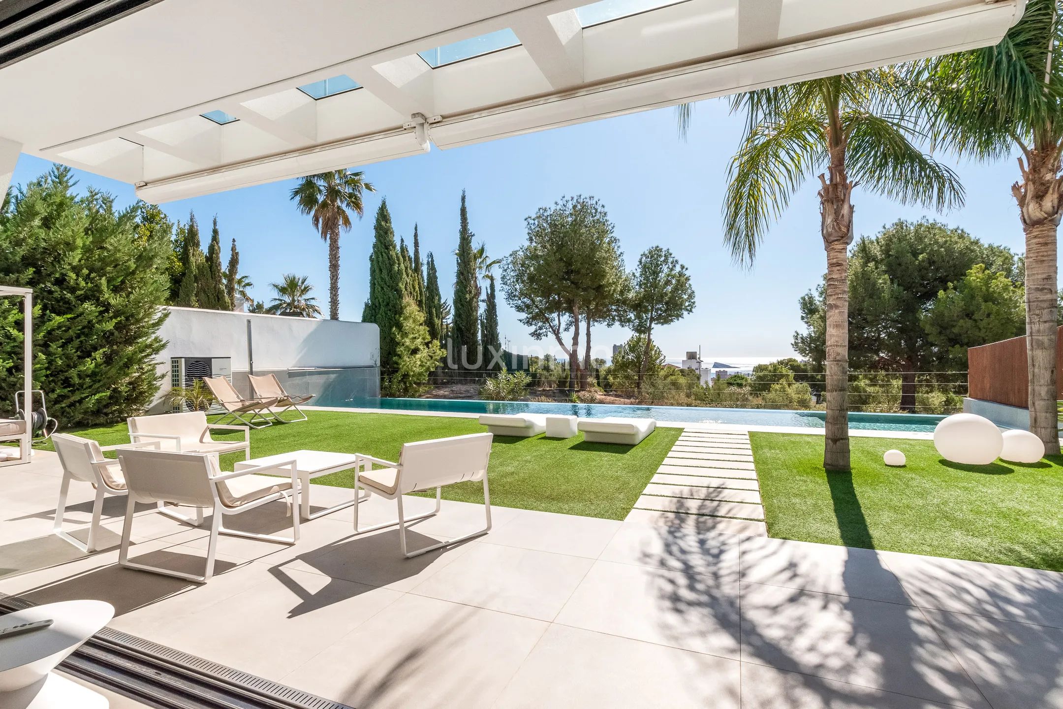 Fantastisk, moderne villa med havutsikt i Sierra Cortina — photo 10