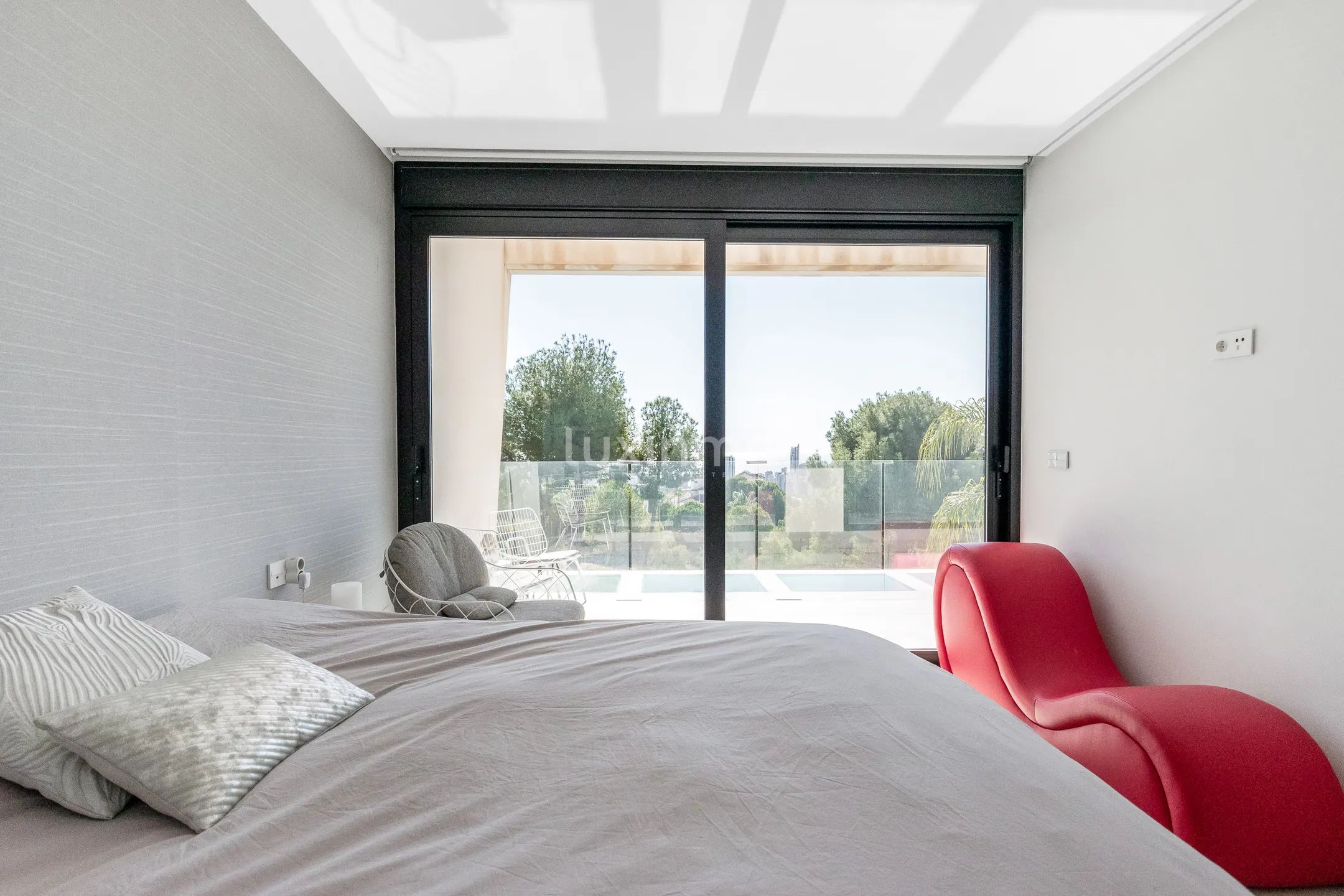 Fantastisk, moderne villa med havutsikt i Sierra Cortina — photo 15