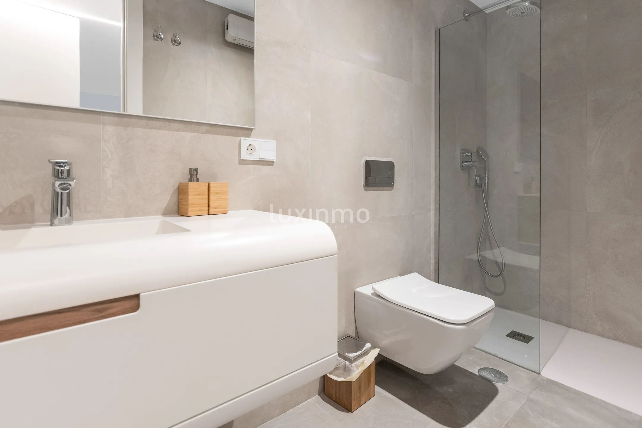 Impresionante villa moderna con vistas al mar en Sierra Cortina — photo 26