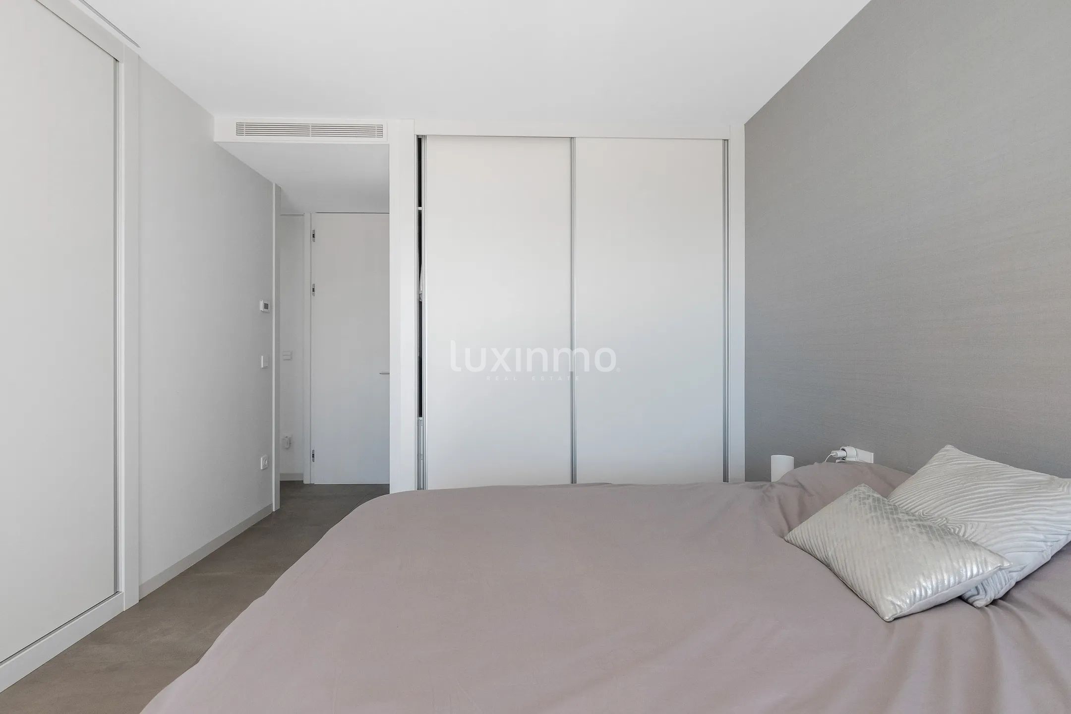 Fantastisk modern villa med havsutsikt i Sierra Cortina — photo 16
