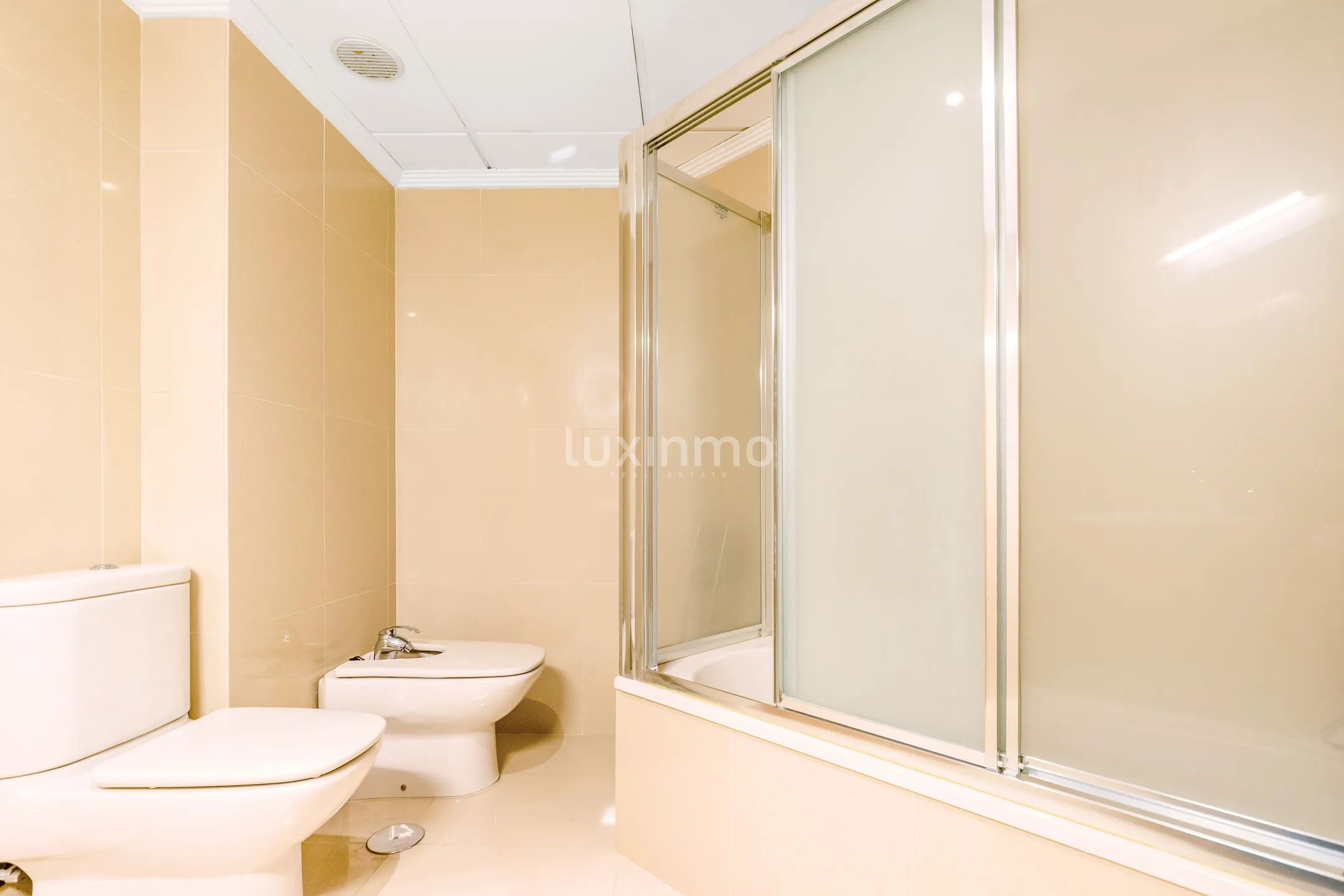 Eerstelijns appartement met uitzicht op zee en de bergen in Altea — photo 21