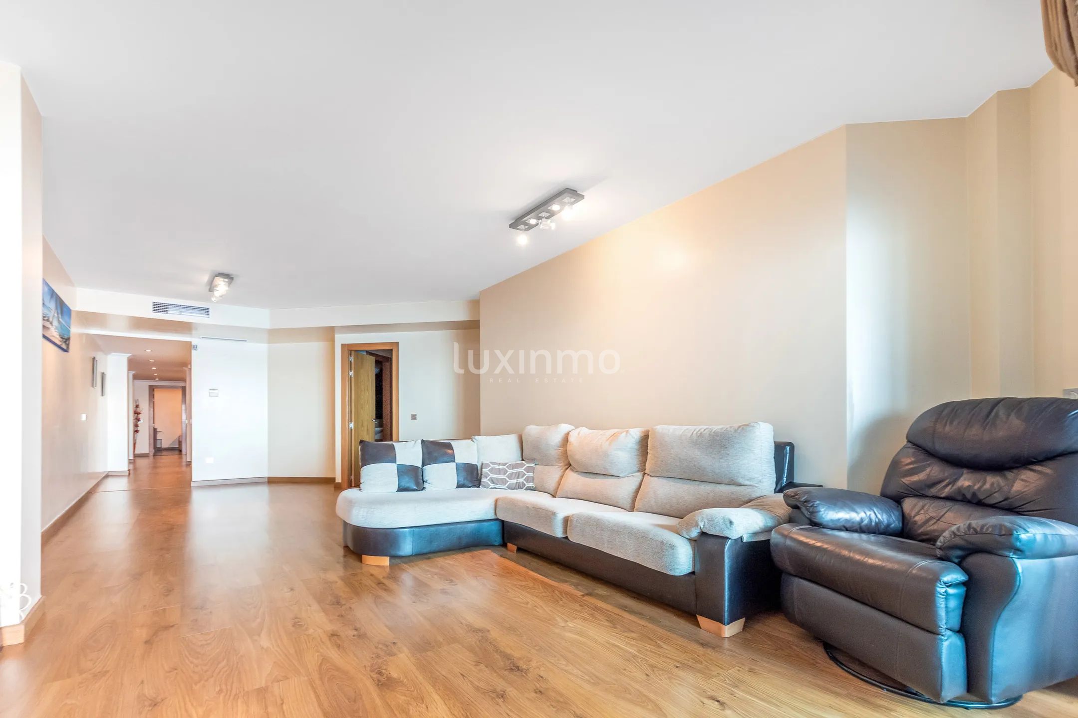 Eerstelijns appartement met uitzicht op zee en de bergen in Altea — photo 8