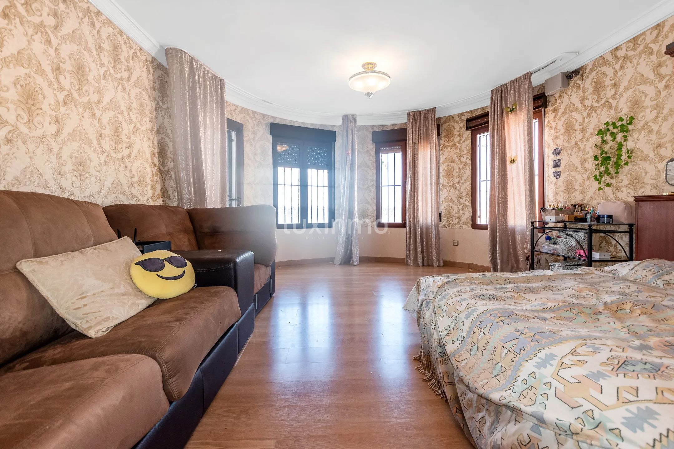 Вилла с частным бассейном на продажу в Албире — photo 12