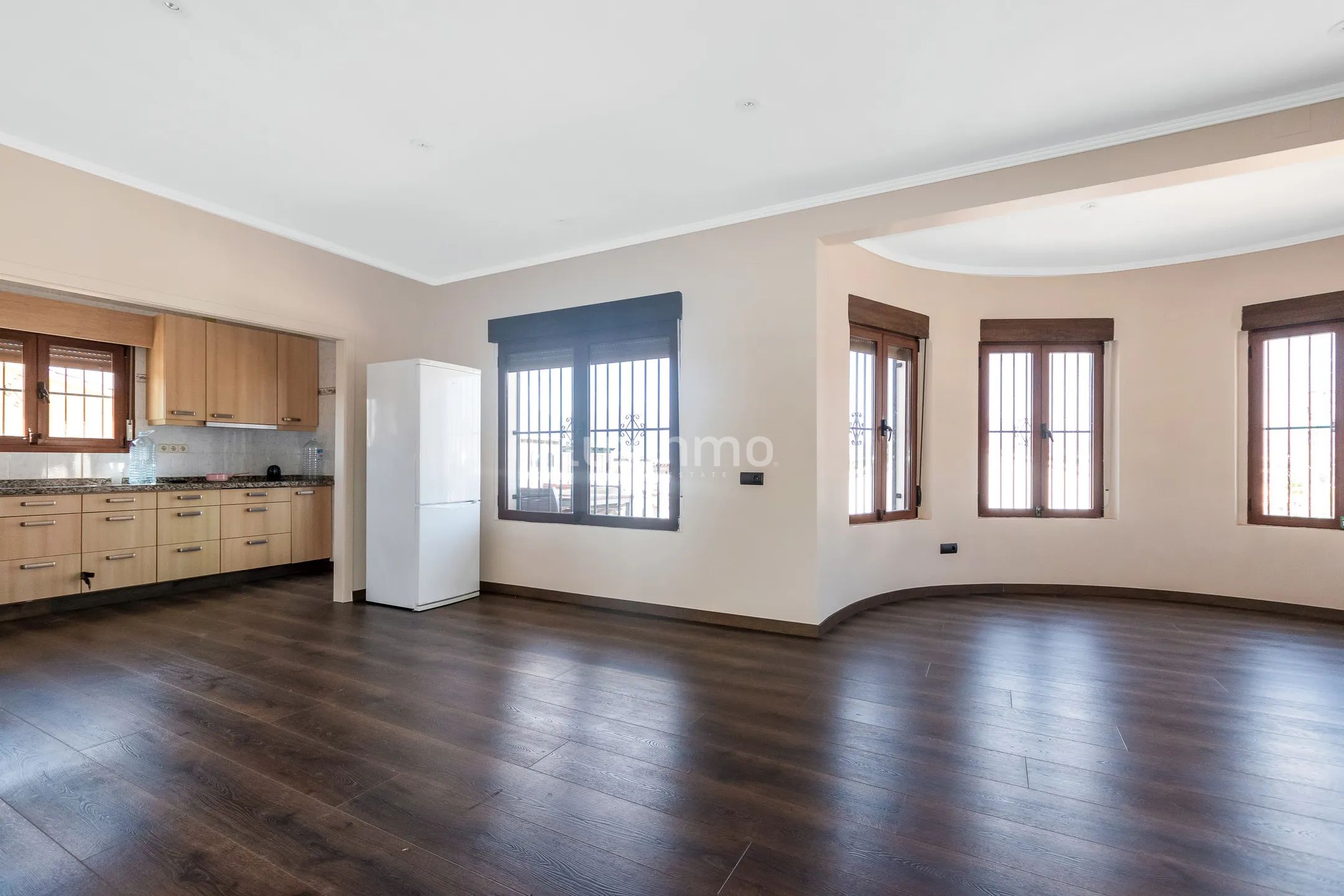 Вилла с частным бассейном на продажу в Албире — photo 4
