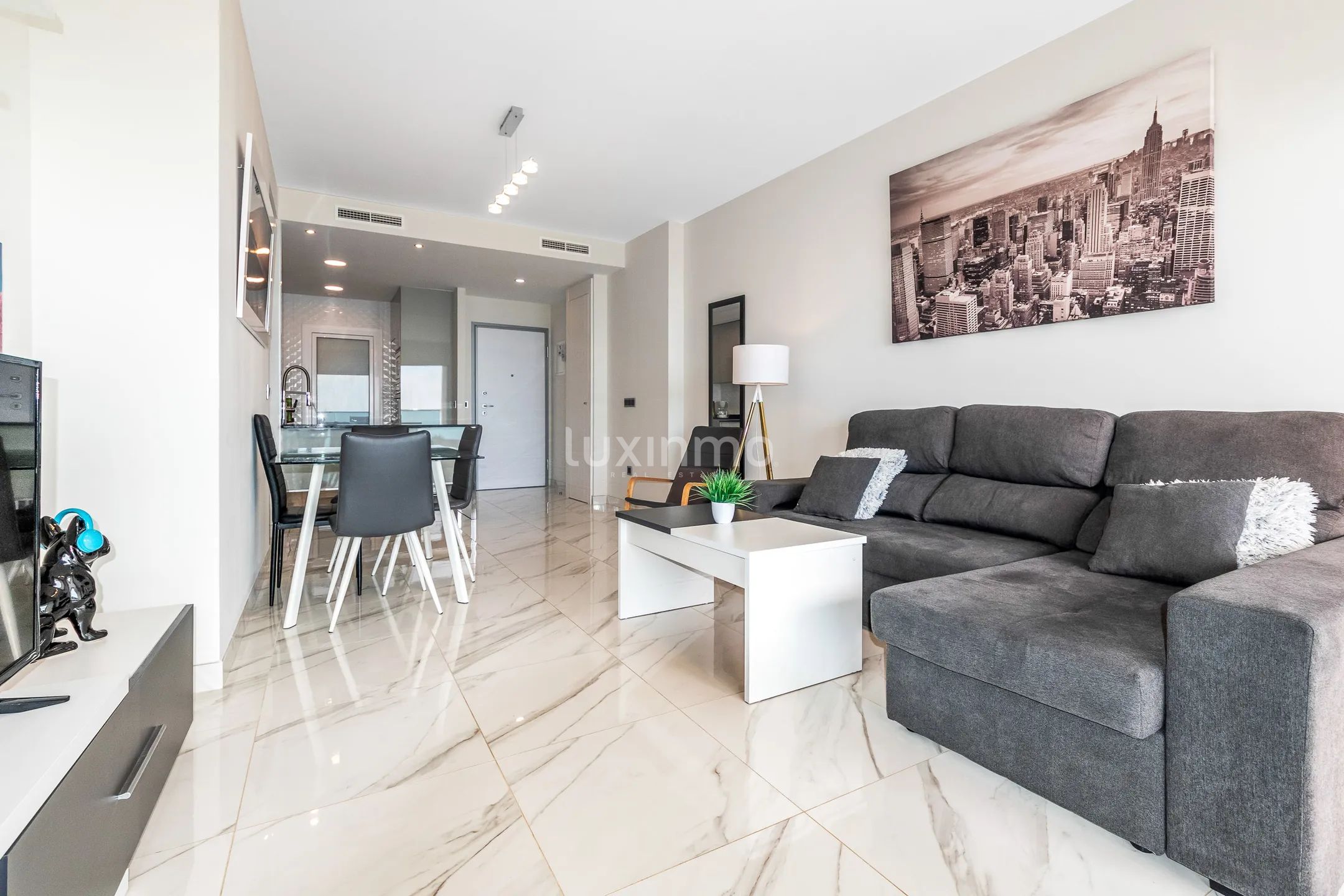 Precioso apartamento con vistas al mar en venta en Benidorm — photo 5