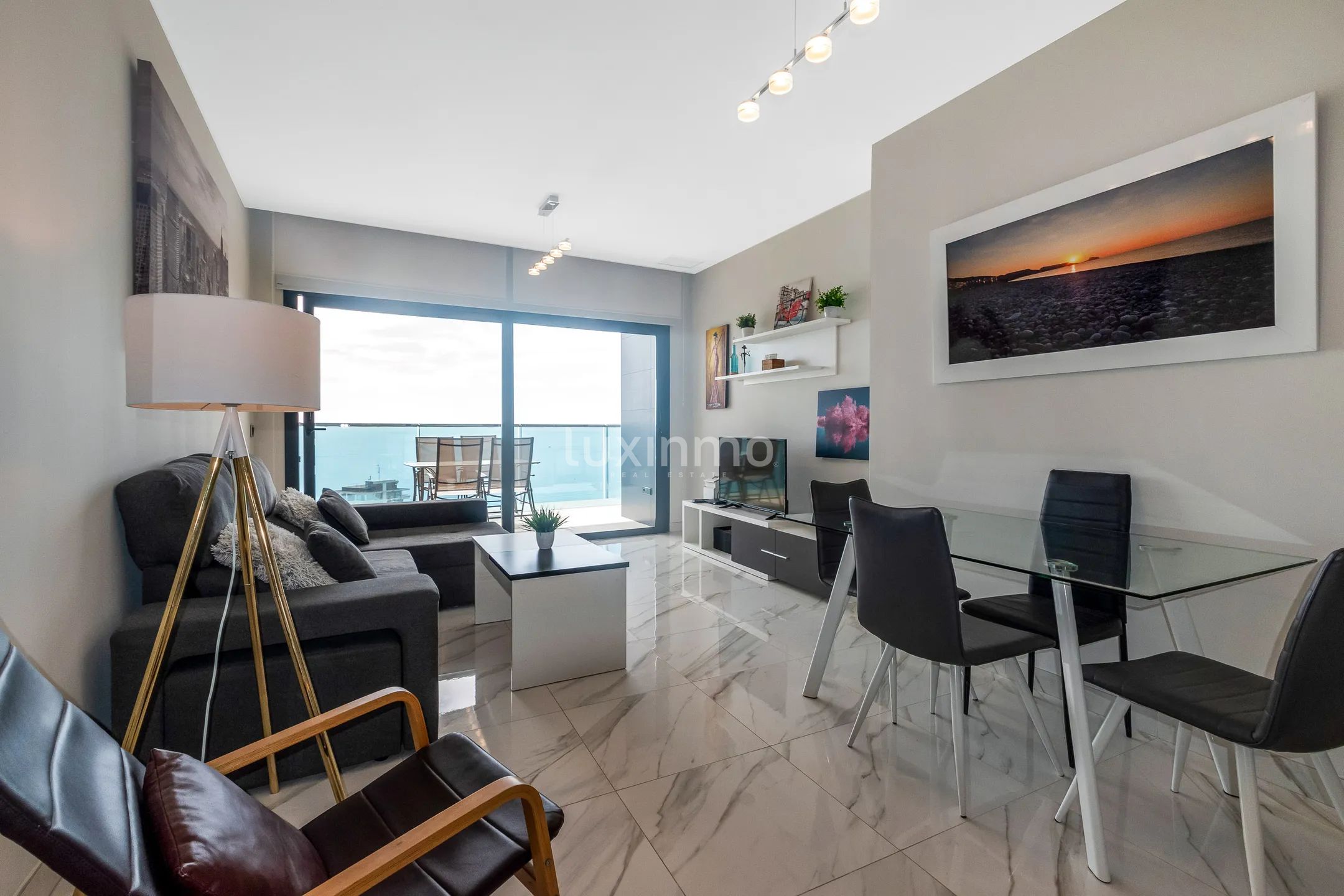 Precioso apartamento con vistas al mar en venta en Benidorm — photo 4