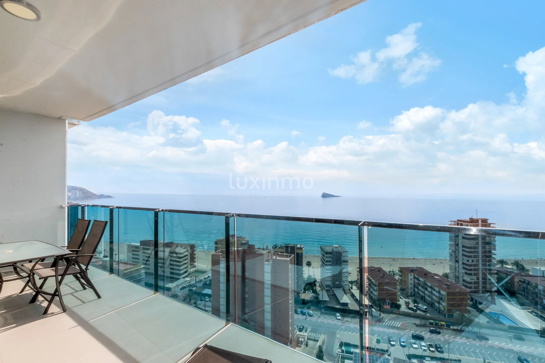 Precioso apartamento con vistas al mar en venta en Benidorm — photo 7
