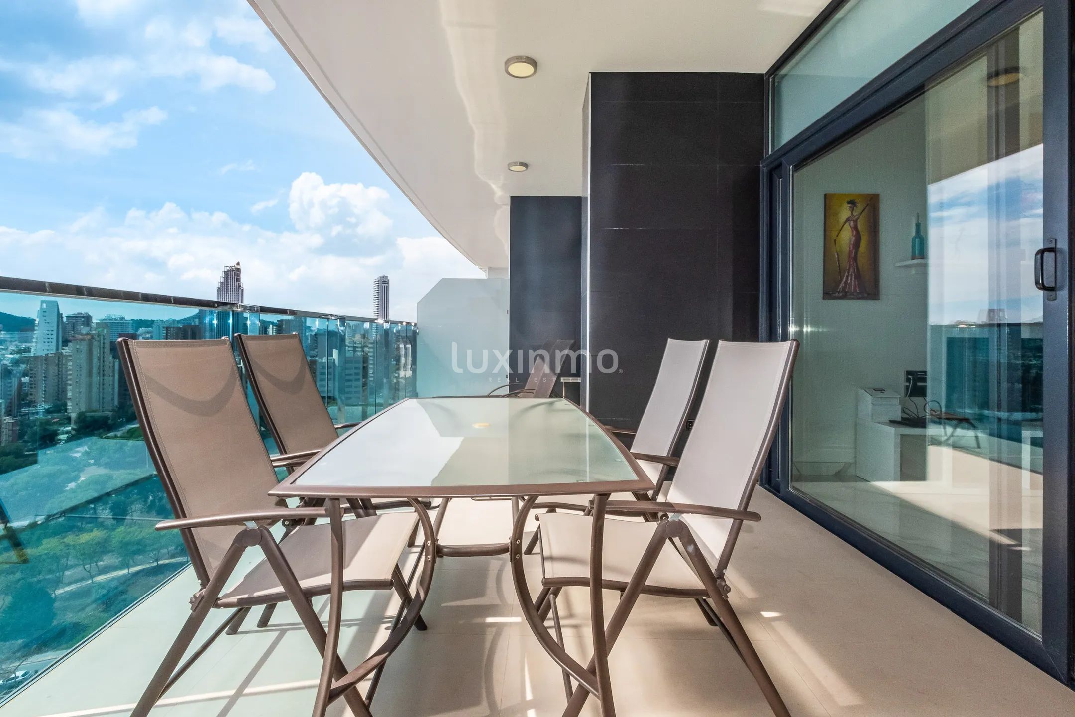 Precioso apartamento con vistas al mar en venta en Benidorm — photo 8