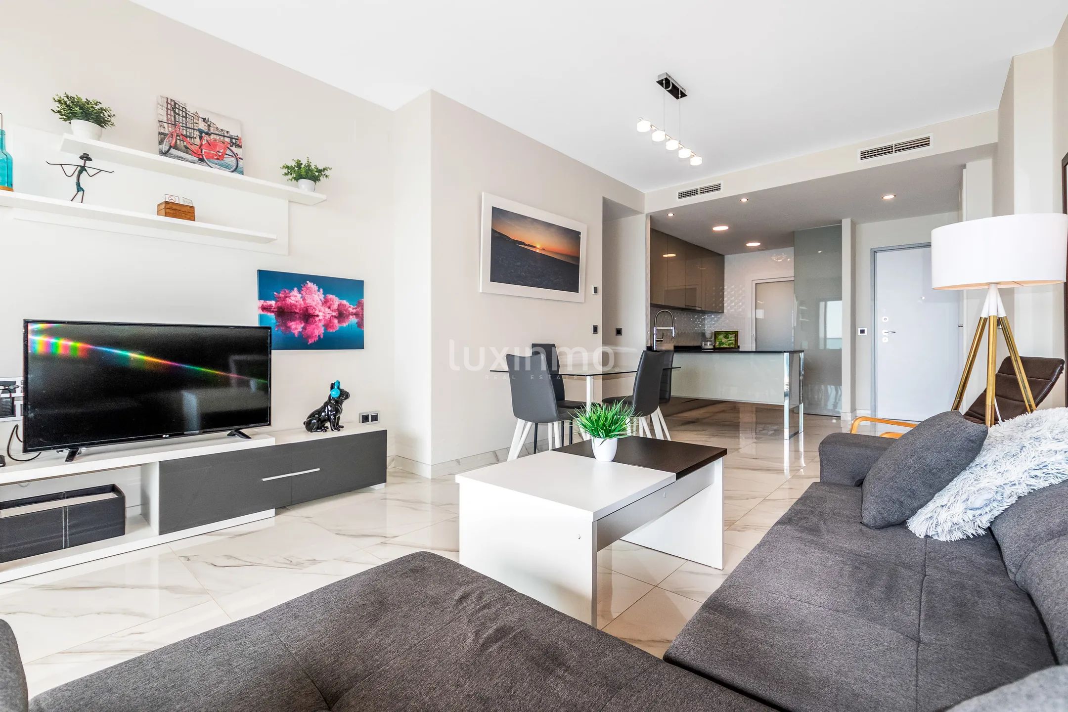 Precioso apartamento con vistas al mar en venta en Benidorm — photo 6