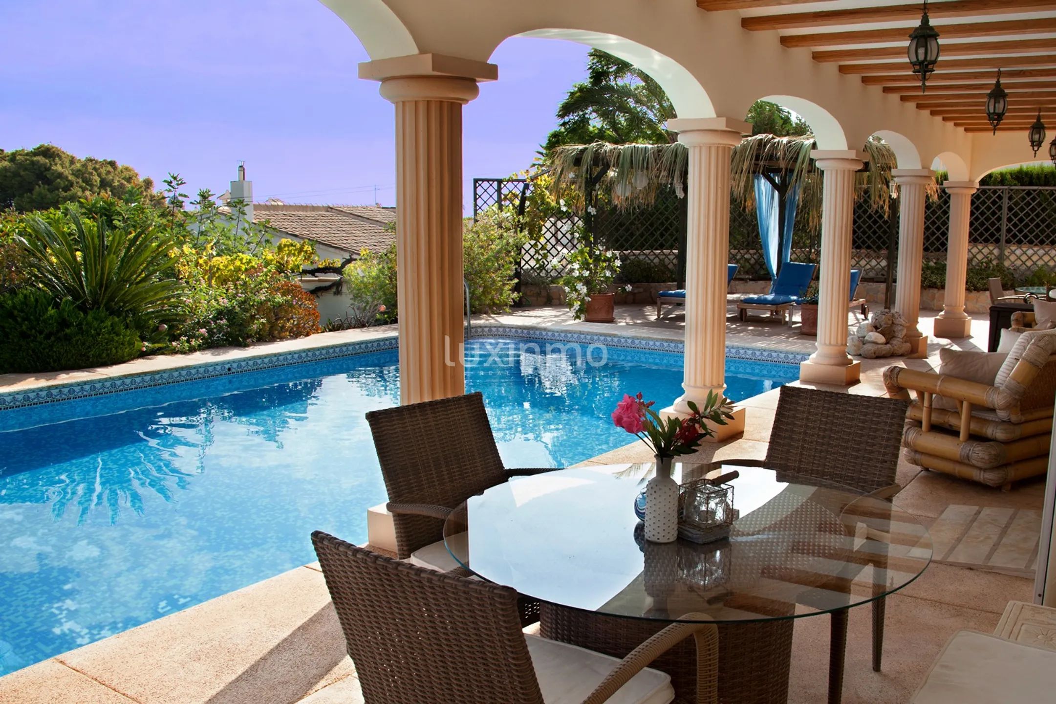 Очаровательный дом с 2 спальнями на первом этаже с частным бассейном и потрясающими видами — photo 10