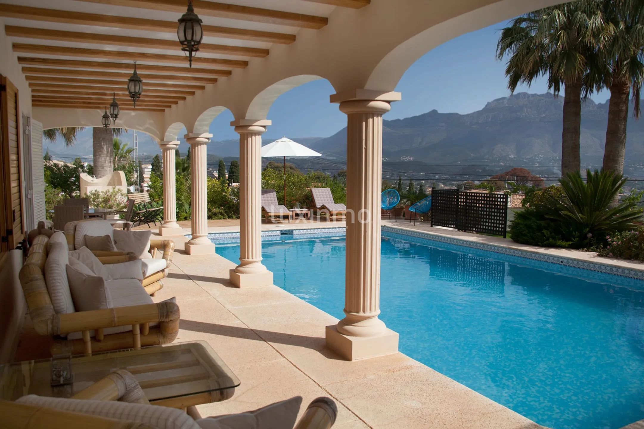 Очаровательный дом с 2 спальнями на первом этаже с частным бассейном и потрясающими видами — photo 9