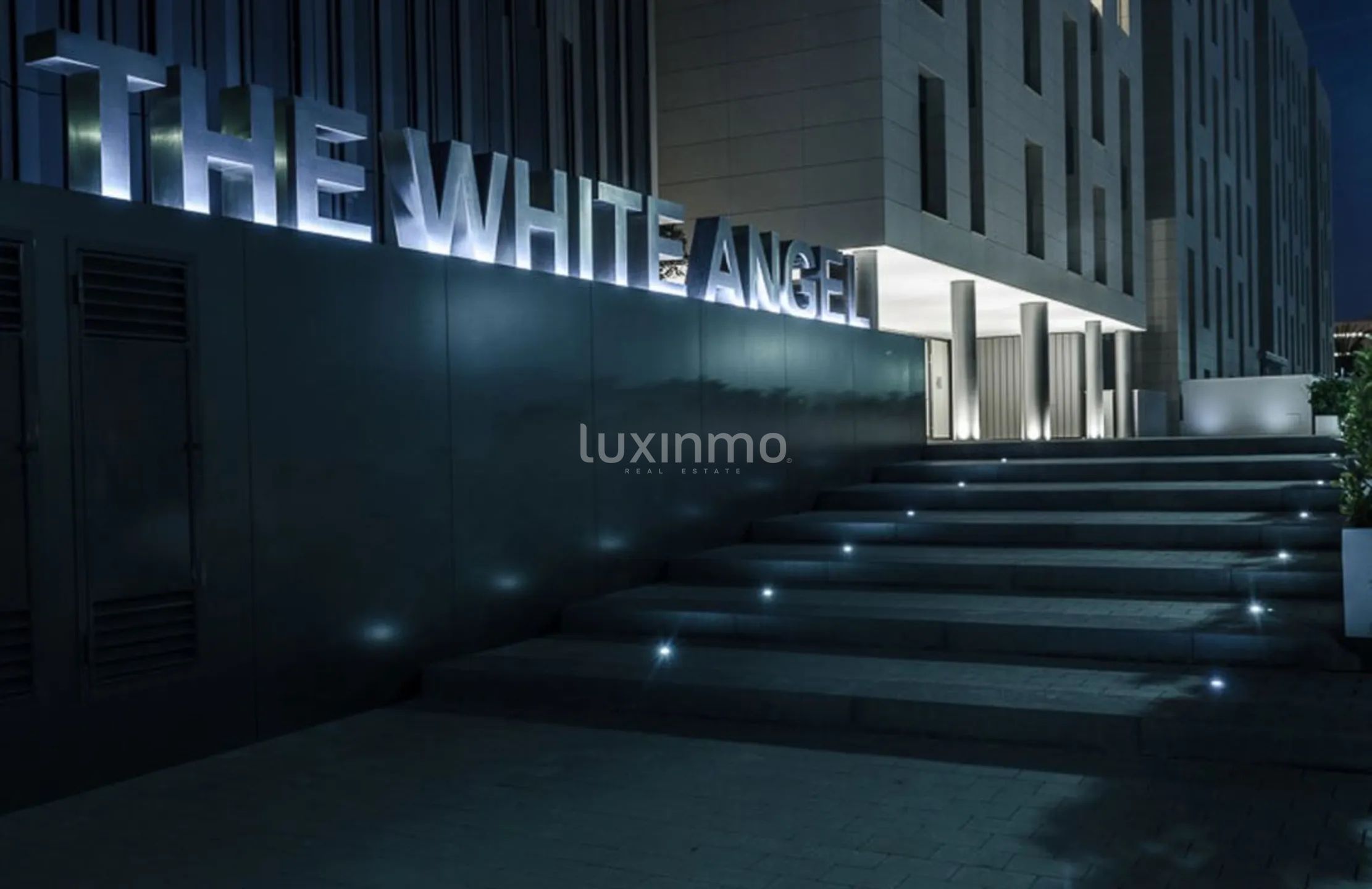 Modern appartement "The White Angel" in la Marina, Ibiza — photo 11