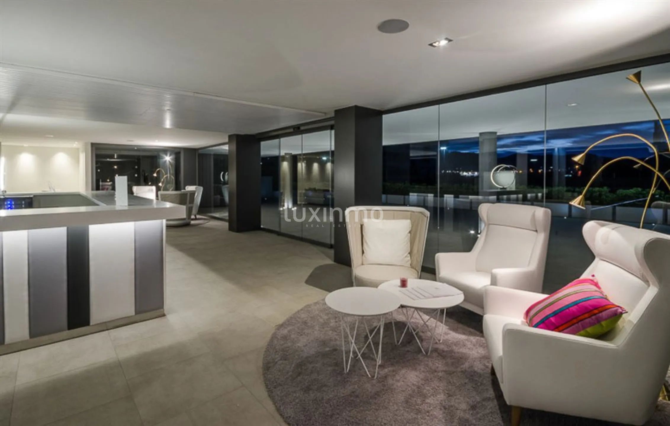 Modern appartement "The White Angel" in la Marina, Ibiza — photo 9