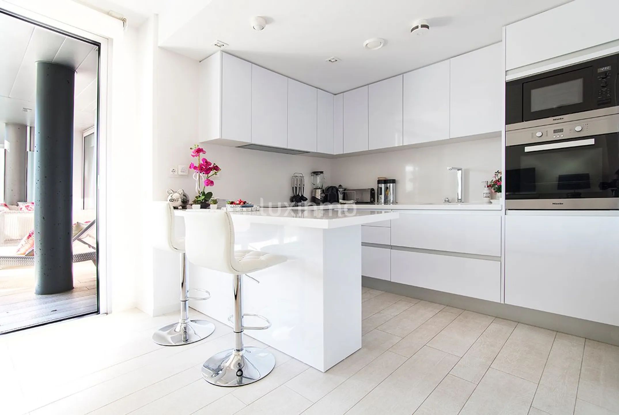 Modern appartement "The White Angel" in la Marina, Ibiza — photo 21