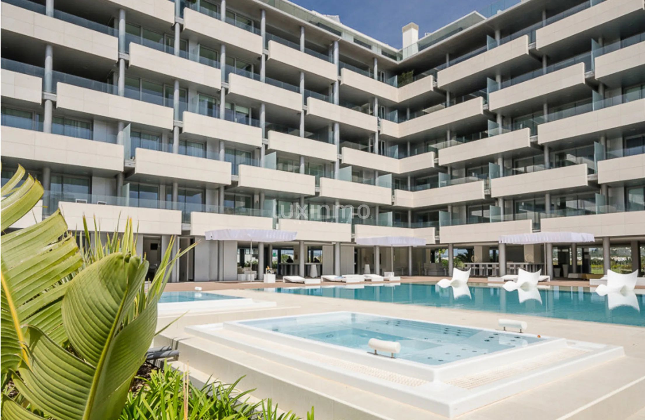 Modern apartment "The White Angel" in la Marina area, Ibiza — photo 6