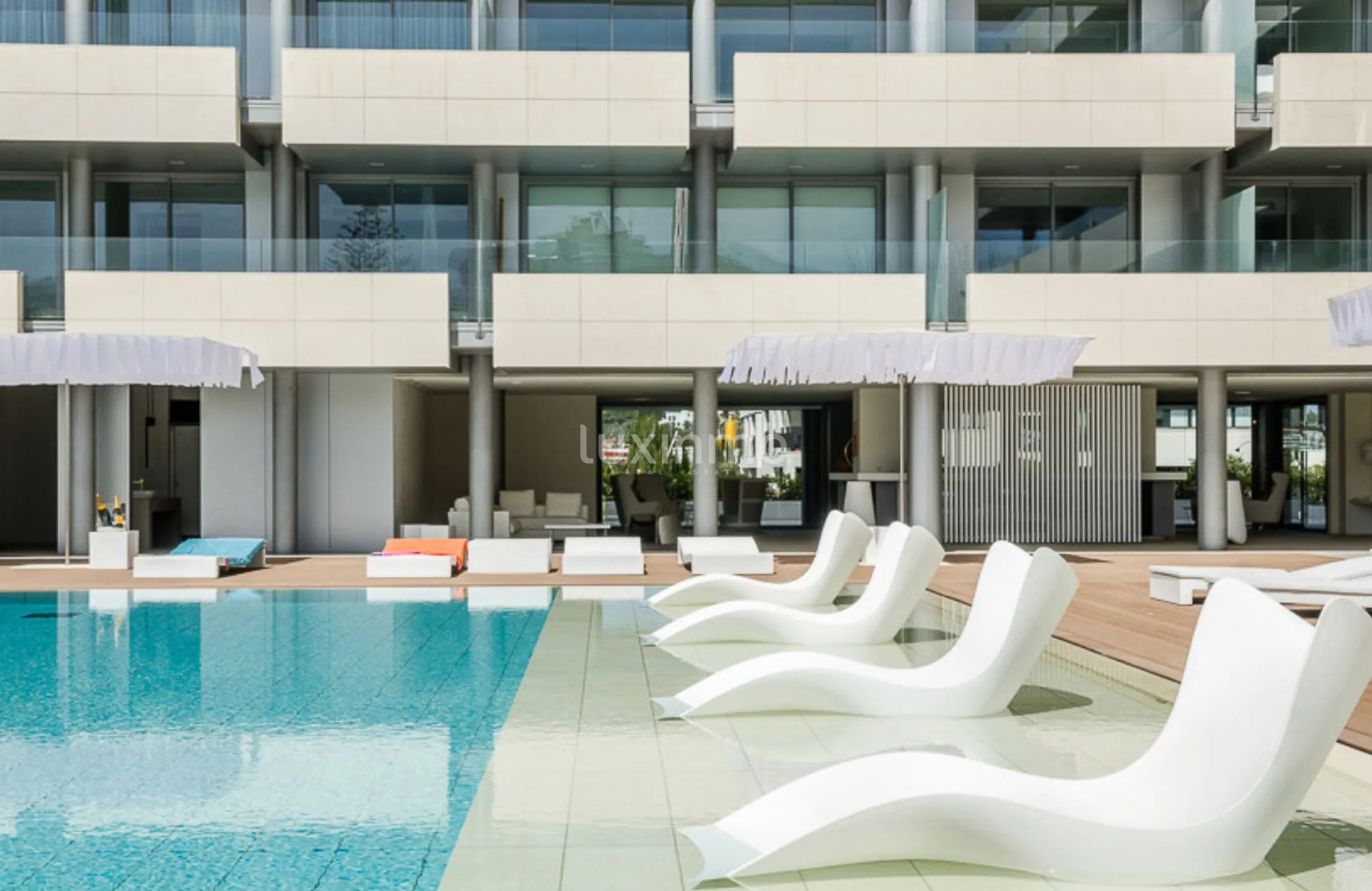 Modern apartment "The White Angel" in la Marina area, Ibiza — photo 3