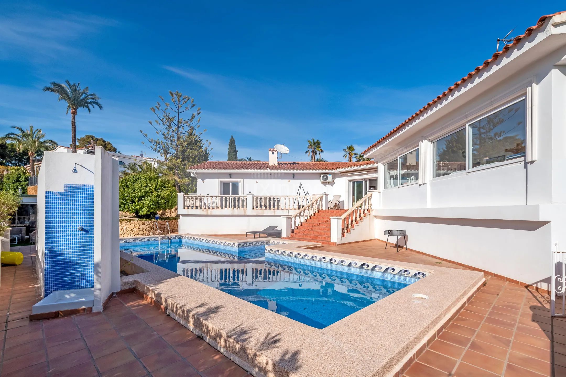 Remodeled 5-Bedroom House with Sea Views in La Nucia