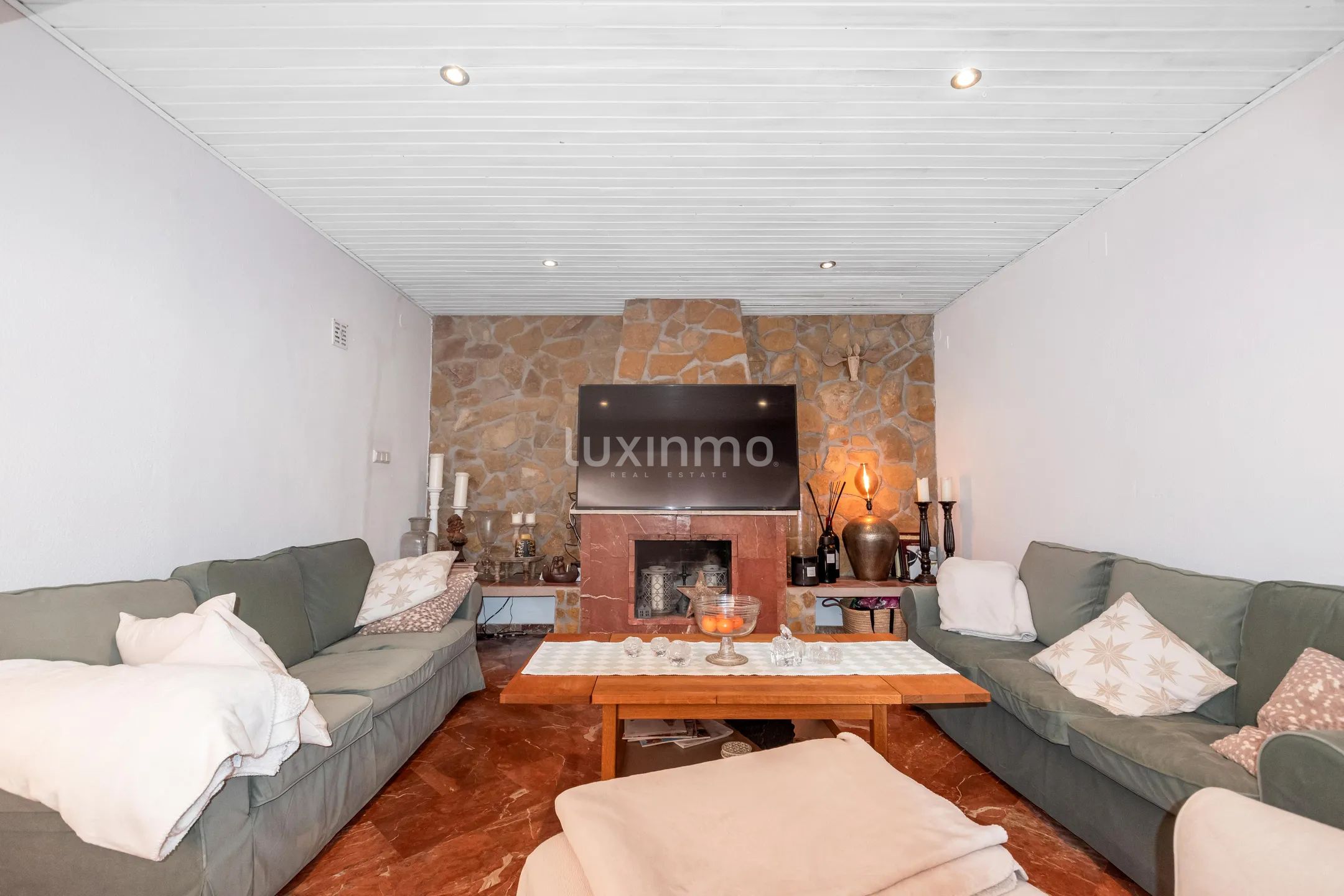 Ombyggt hus med 5 sovrum och havsutsikt i La Nucia — photo 11