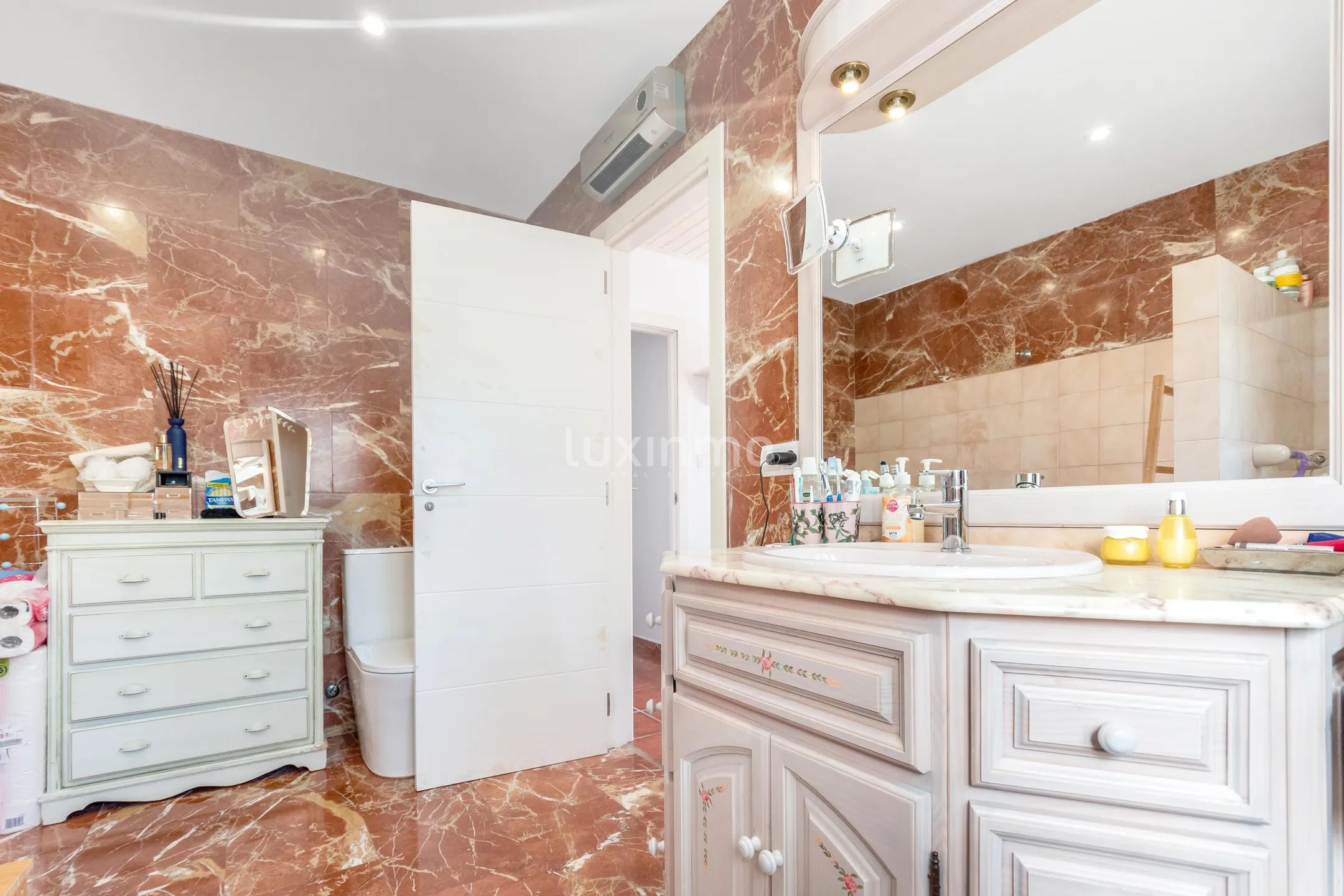 Ombyggt hus med 5 sovrum och havsutsikt i La Nucia — photo 20