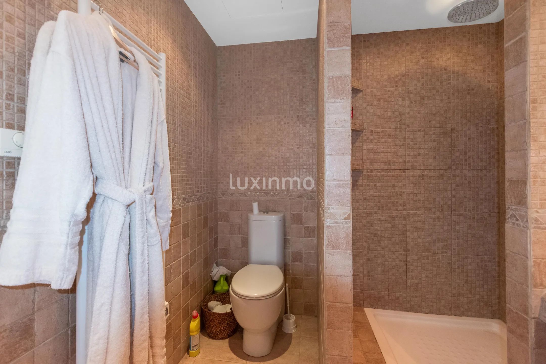 Ombyggt hus med 5 sovrum och havsutsikt i La Nucia — photo 27