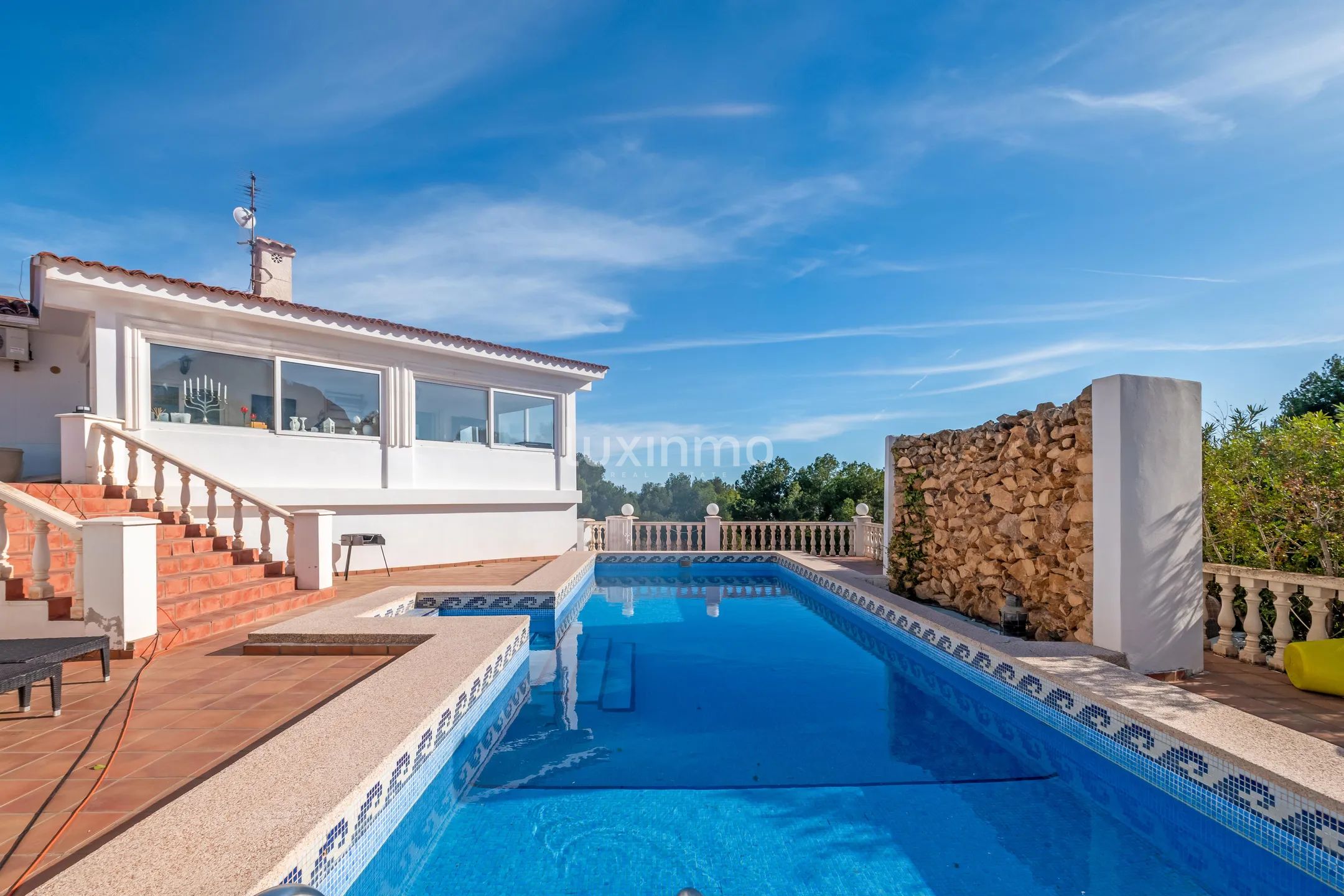 Remodeled 5-Bedroom House with Sea Views in La Nucia — photo 38