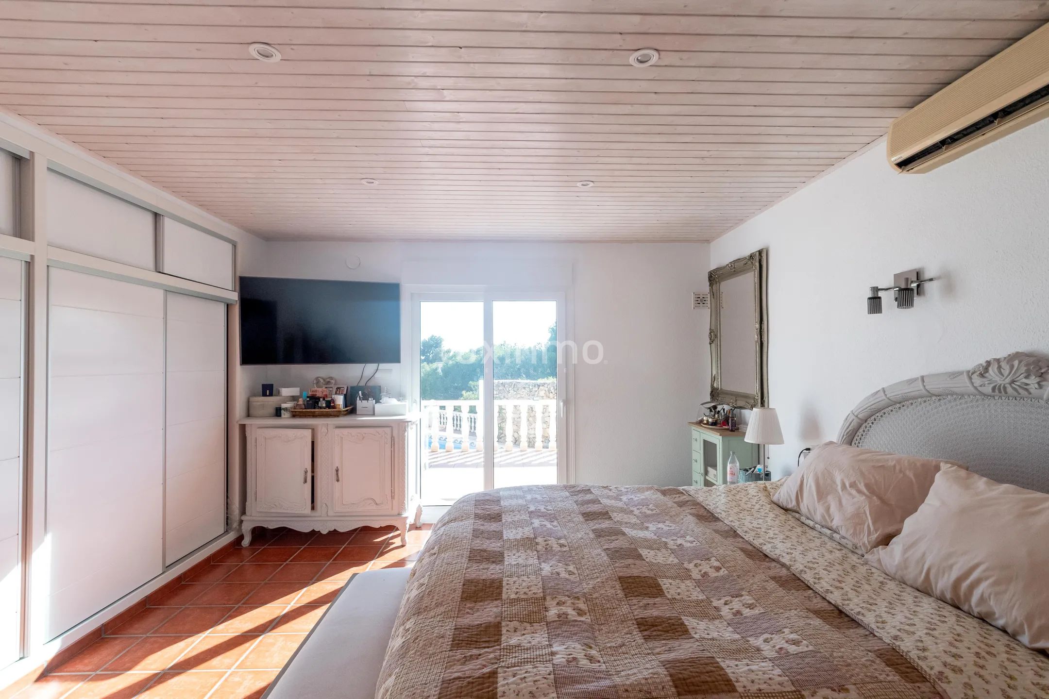 Ombyggt hus med 5 sovrum och havsutsikt i La Nucia — photo 18