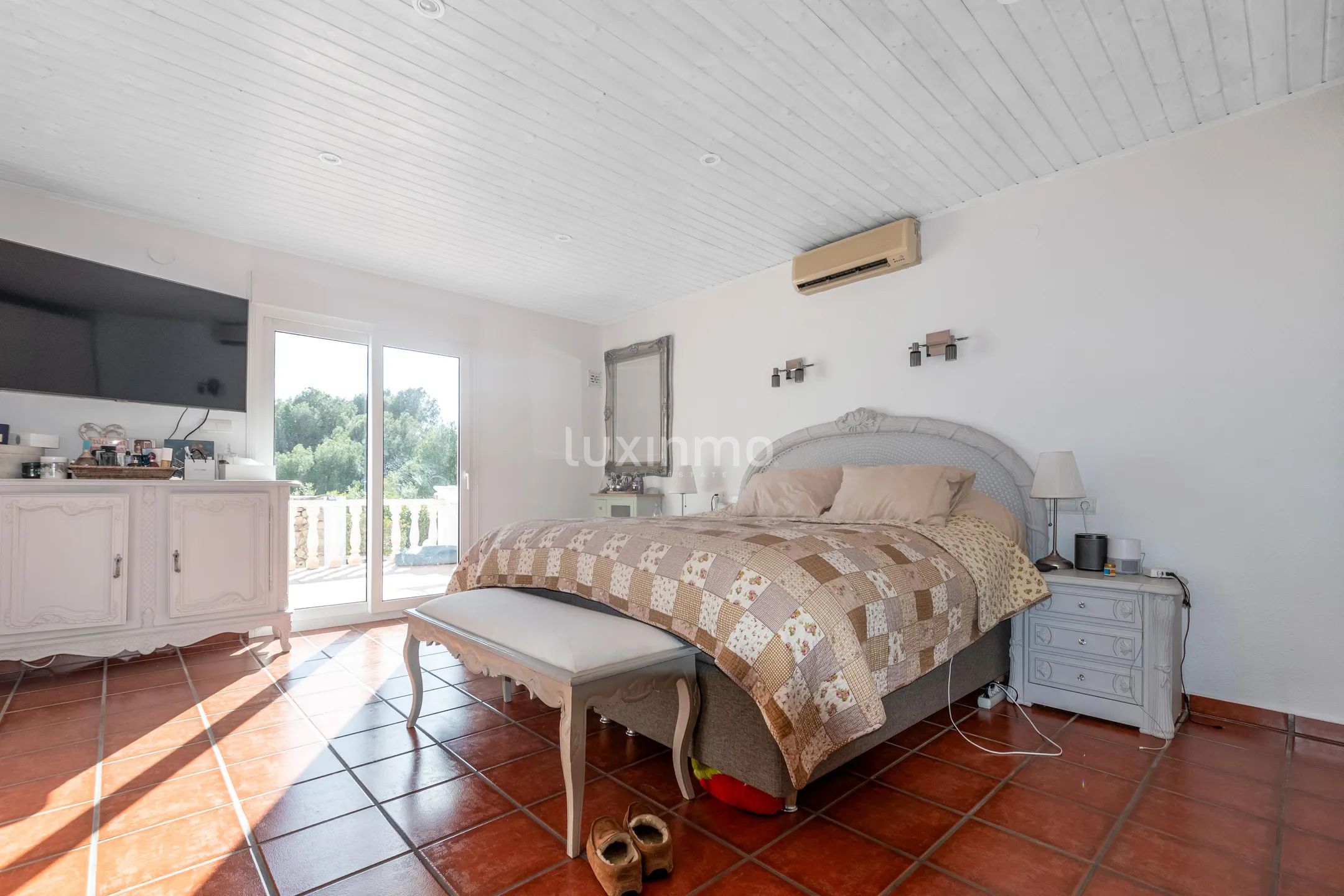 Ombyggt hus med 5 sovrum och havsutsikt i La Nucia — photo 17