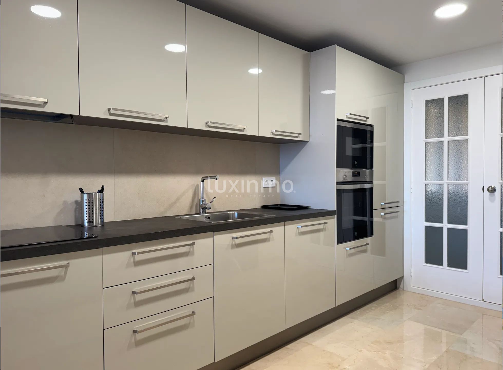 Modern 2-bedroom apartment flat with sea and mountain views in Altea la Vella — photo 5