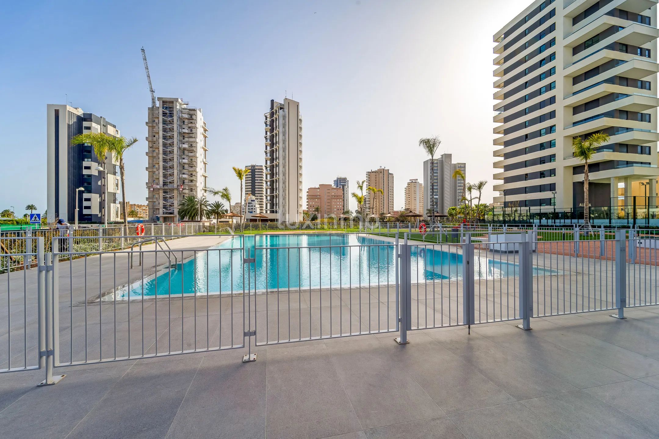 Modern apartment with sea and mountain views in Calpe — photo 21