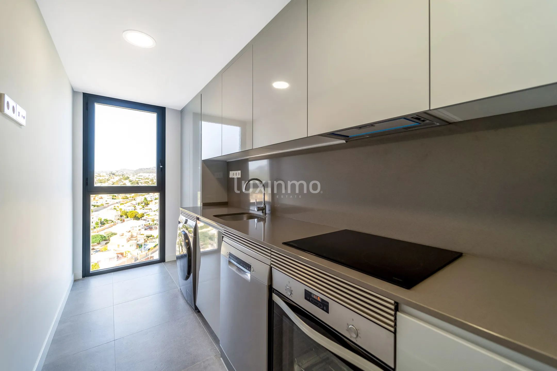 Modern apartment with sea and mountain views in Calpe — photo 5