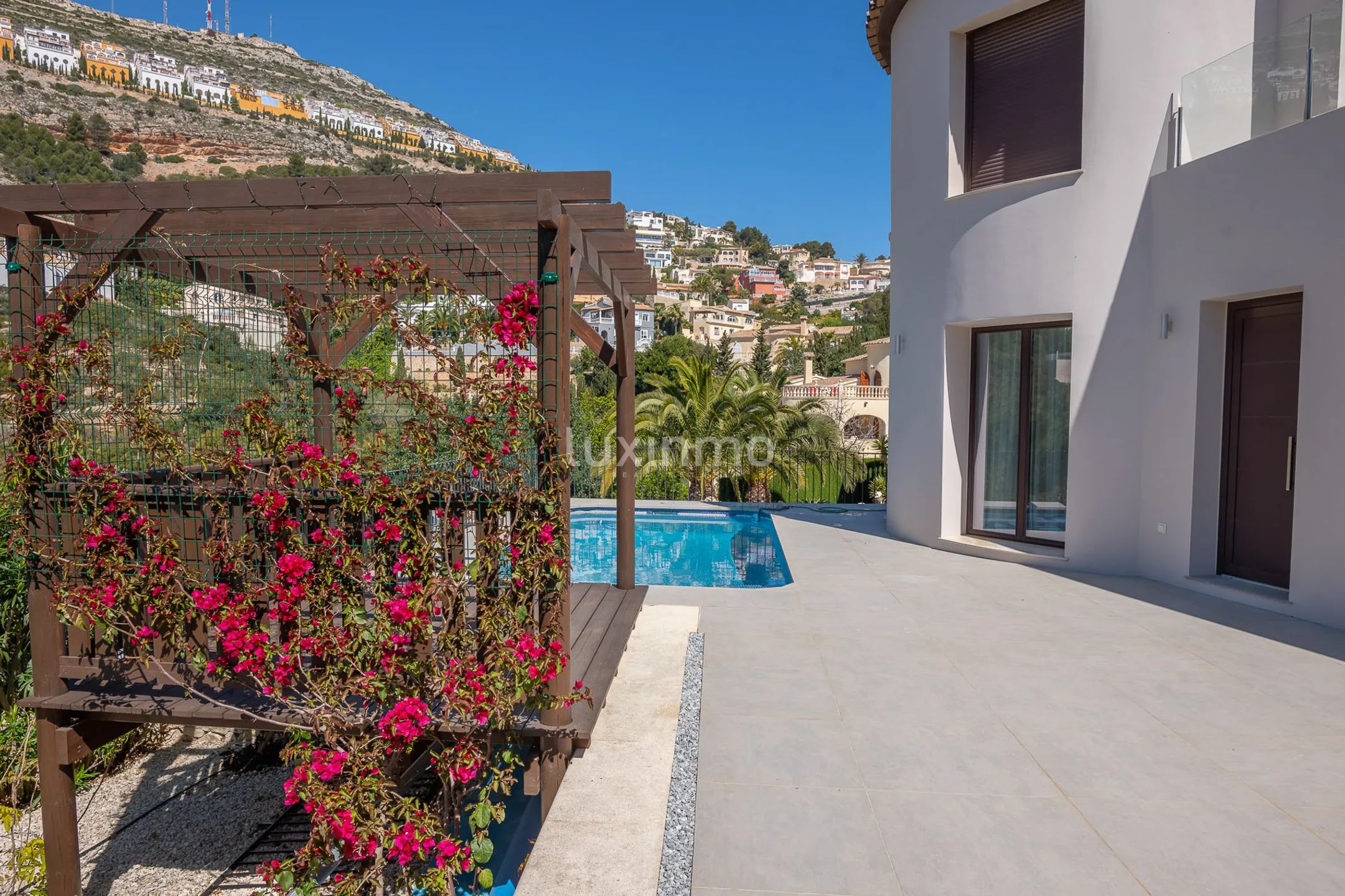 Impresionante chalet mediterráneo con vistas al mar en Benitachell — photo 35