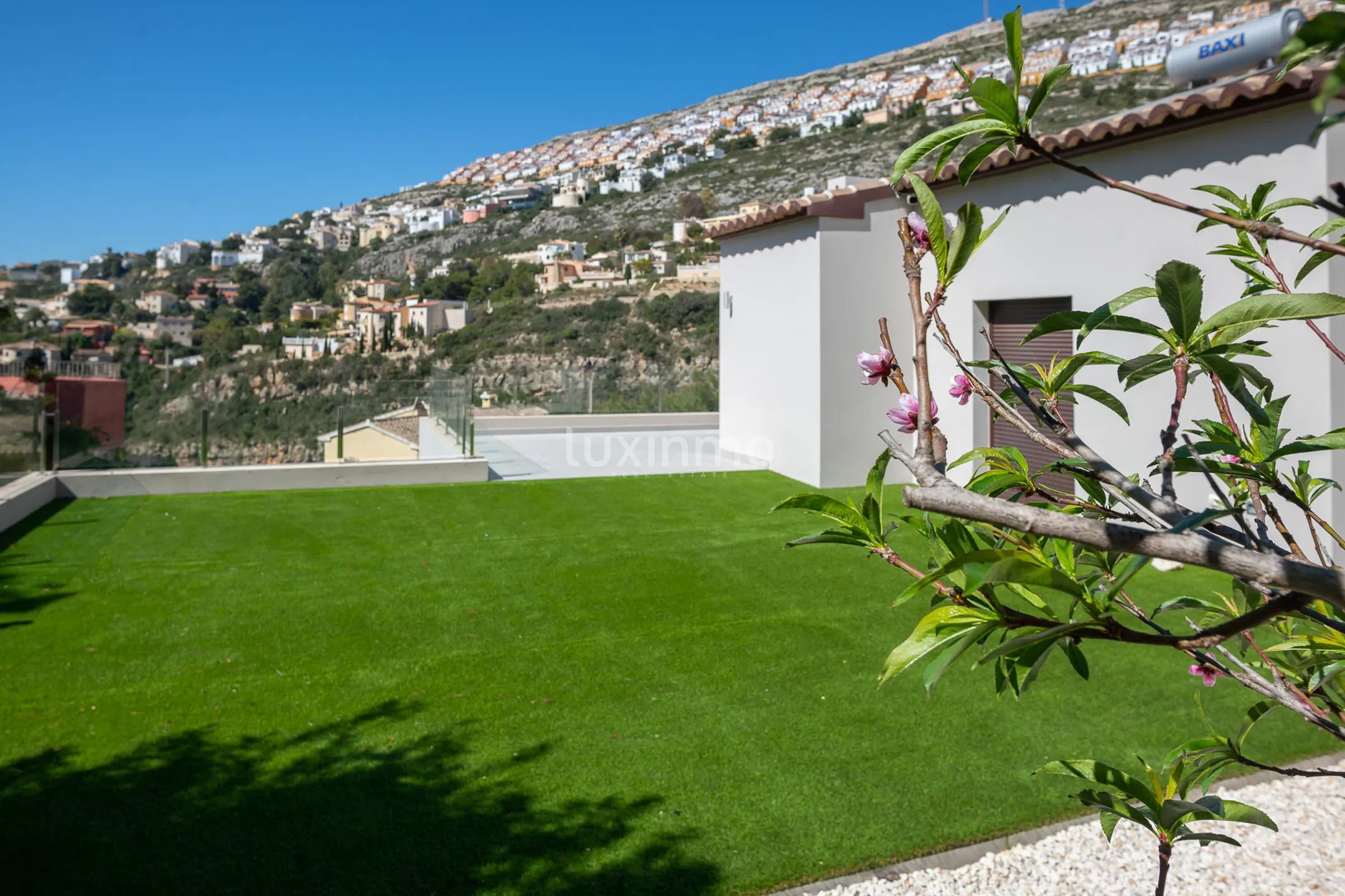 Impresionante chalet mediterráneo con vistas al mar en Benitachell — photo 23