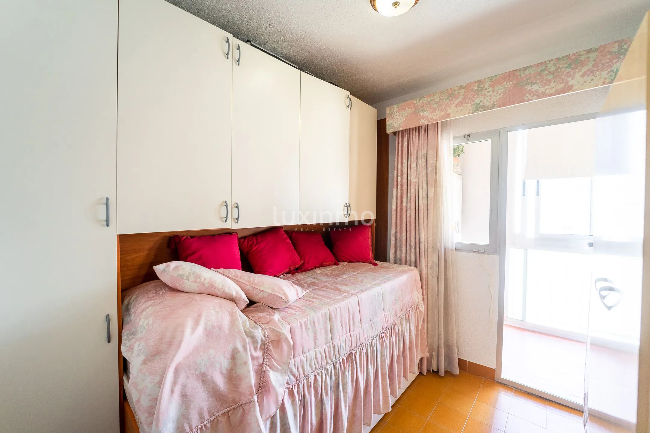 Stunning penthouse on the beachfront with sea views in Calpe — photo 19