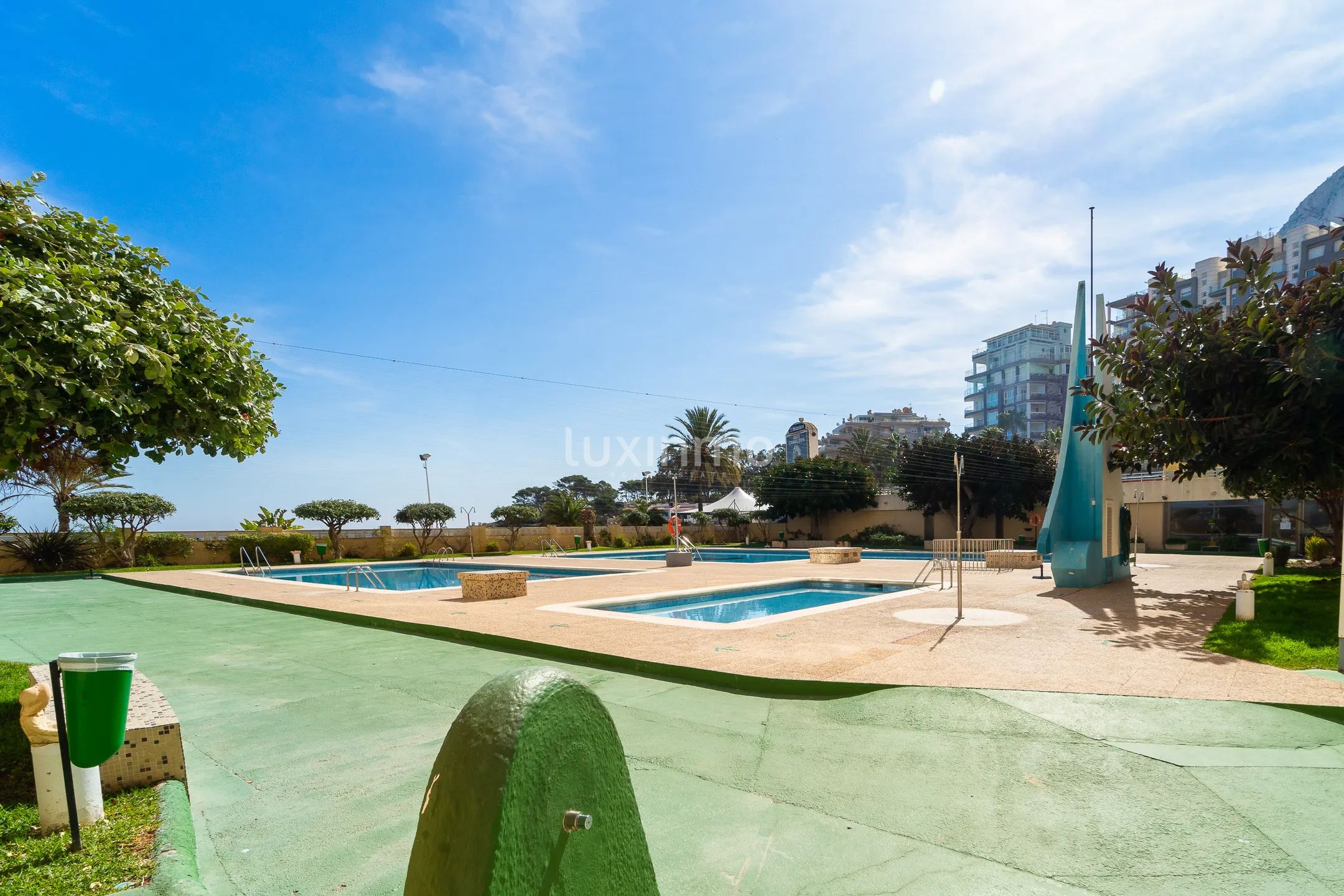 Stunning penthouse on the beachfront with sea views in Calpe — photo 24