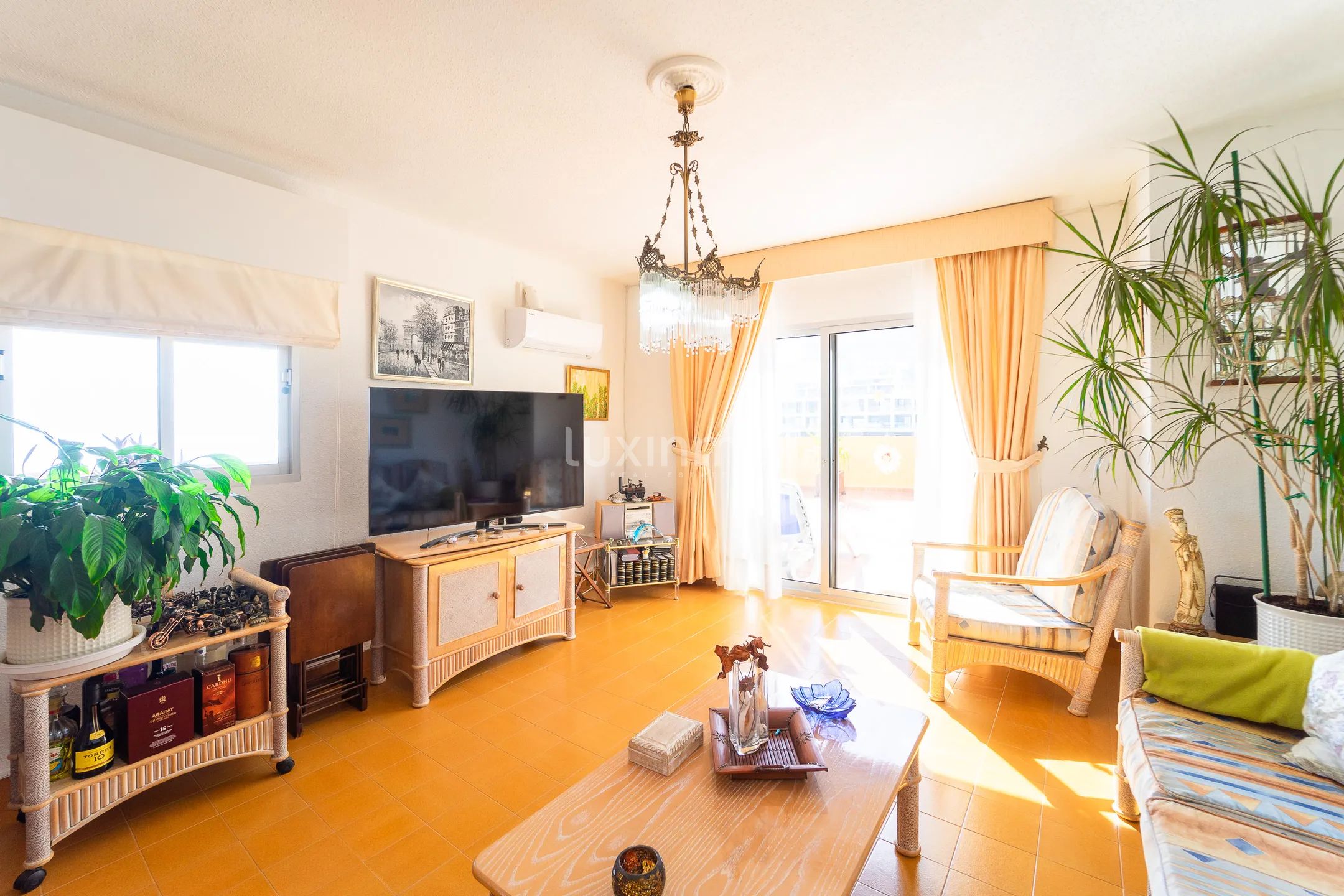 Stunning penthouse on the beachfront with sea views in Calpe — photo 10