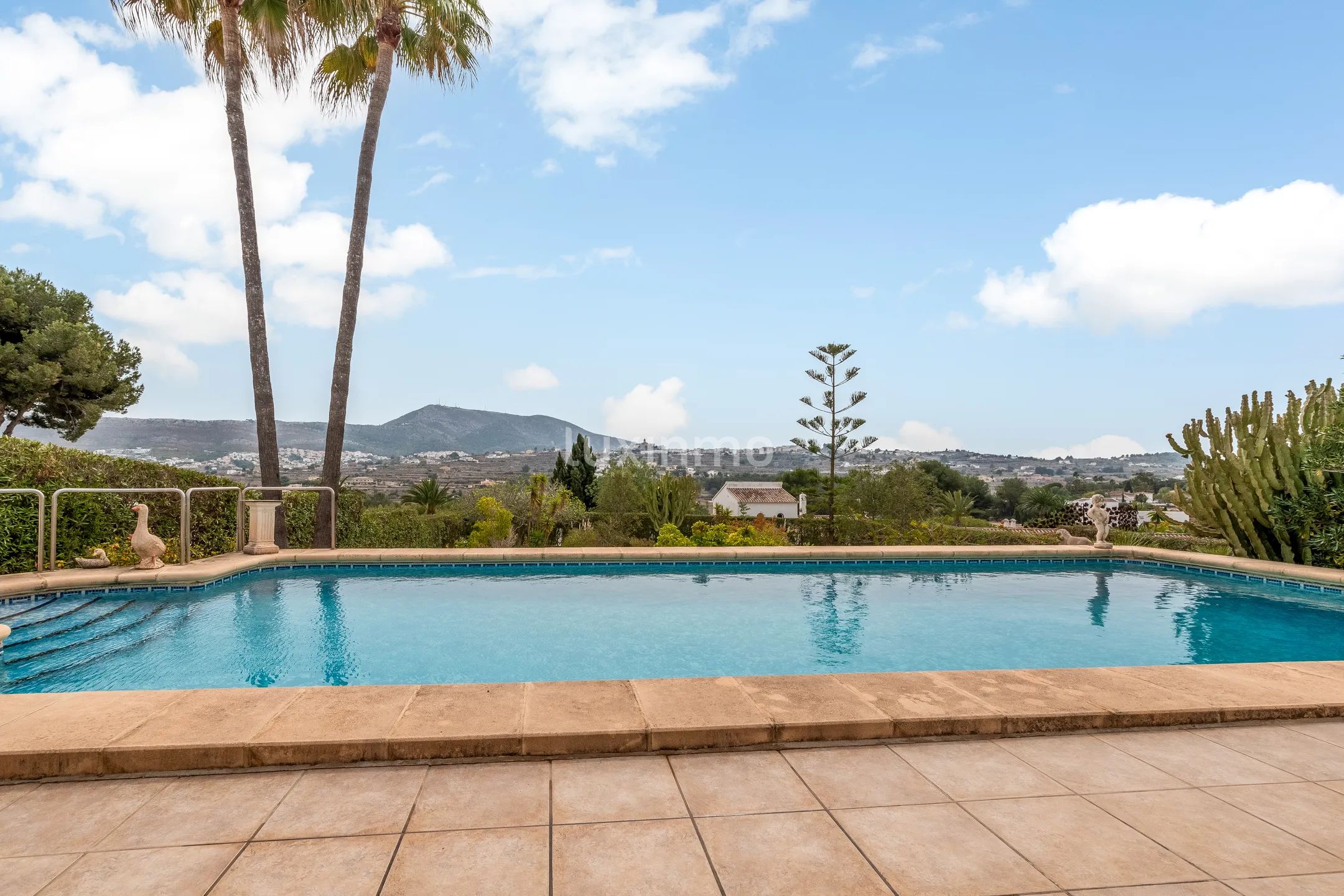 Charming villa on a large plot for sale in Lluca, Jávea — photo 2