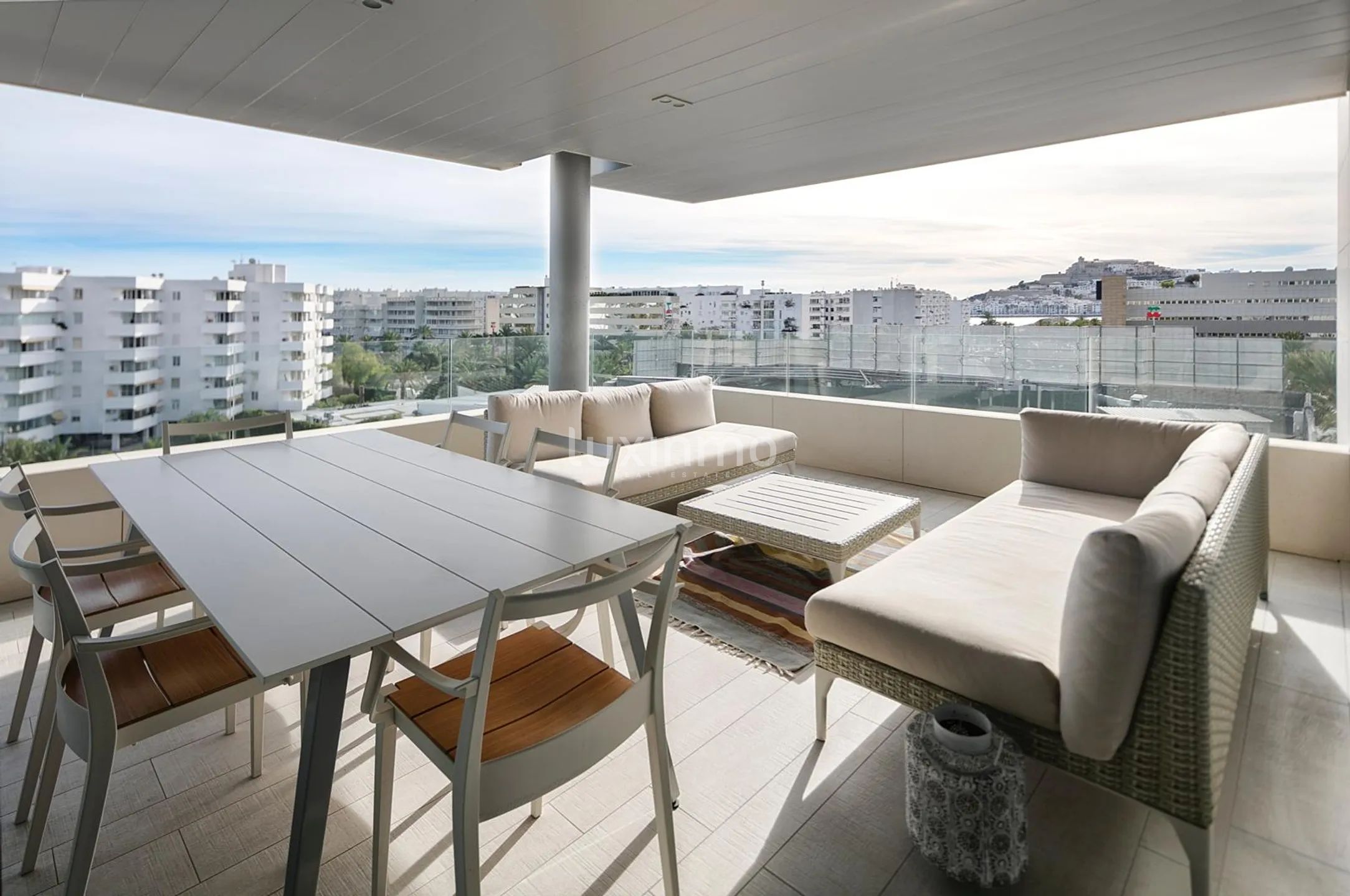 Современная квартира в The White Angel, район Ла Марина на Ибице — photo 16