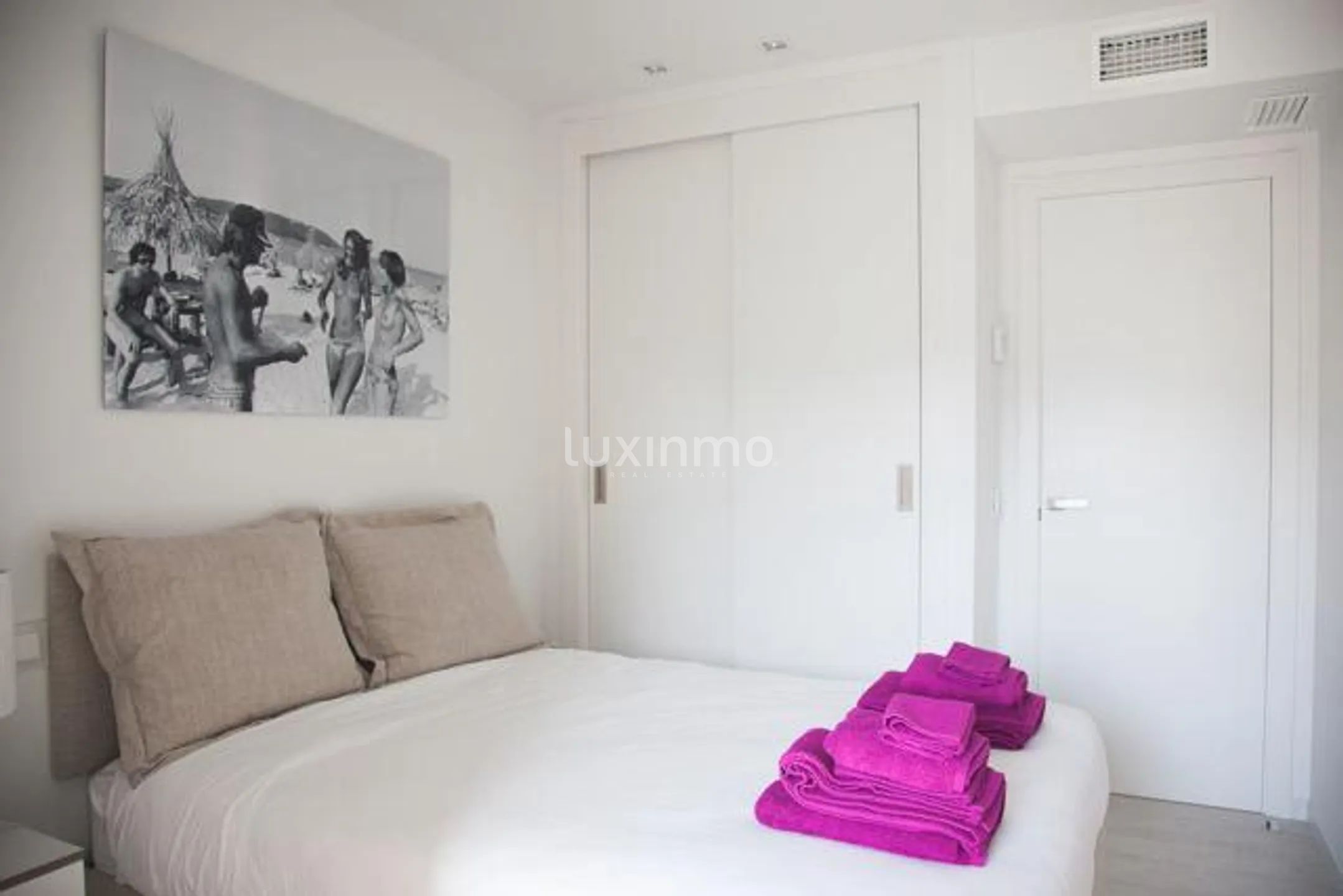 Современная квартира в The White Angel, район Ла Марина на Ибице — photo 36