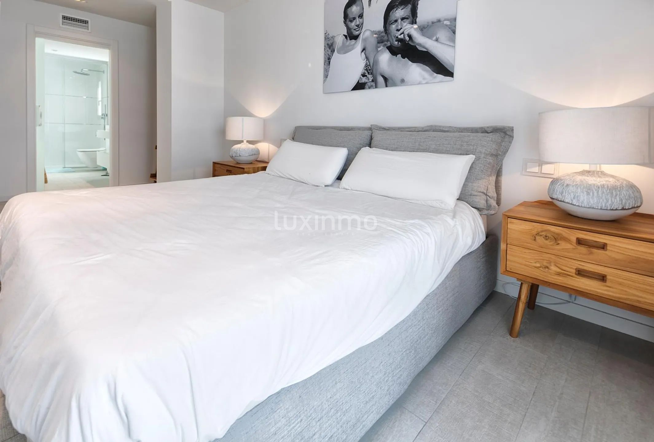 Современная квартира в The White Angel, район Ла Марина на Ибице — photo 35