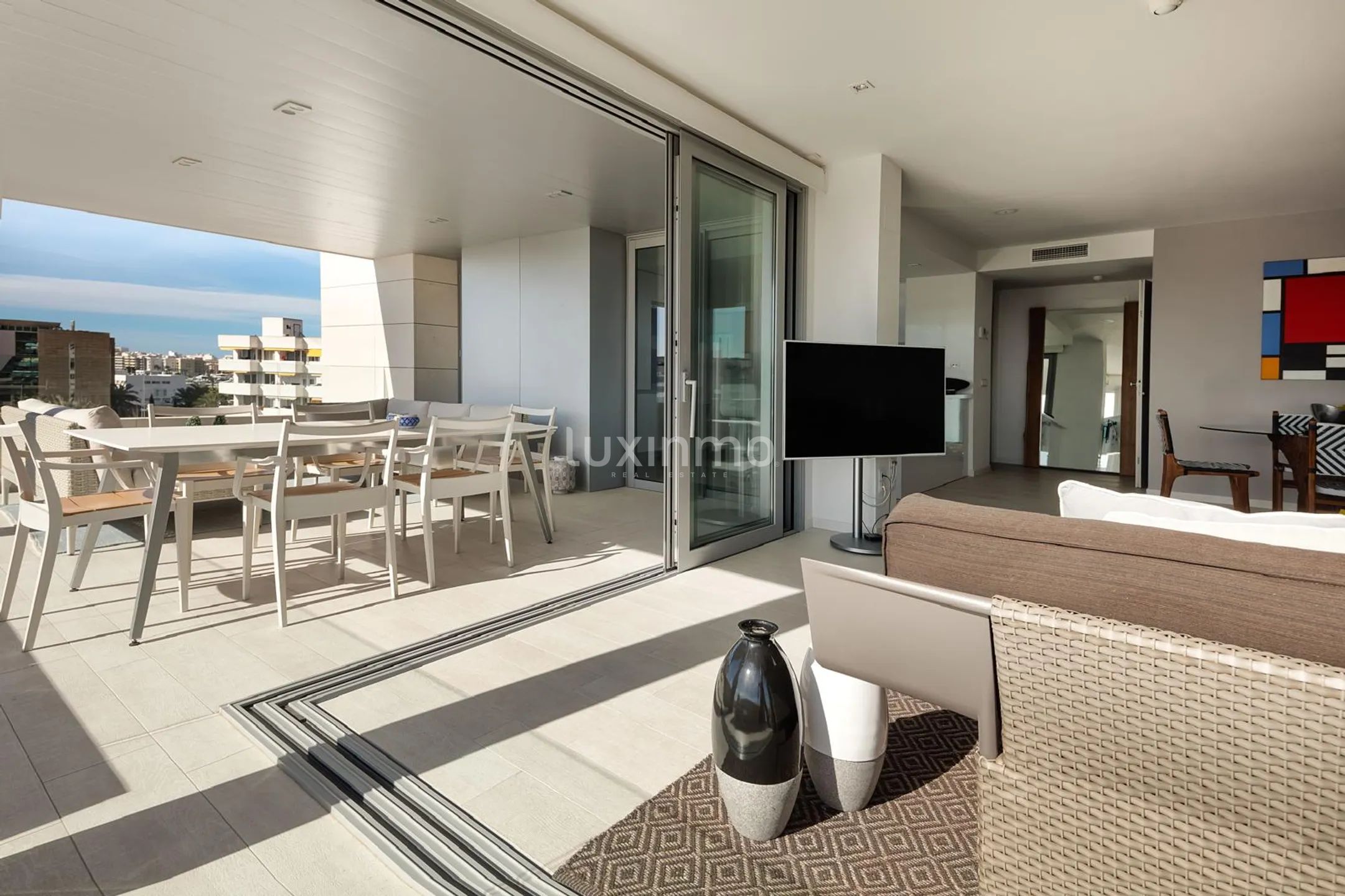 Современная квартира в The White Angel, район Ла Марина на Ибице — photo 15