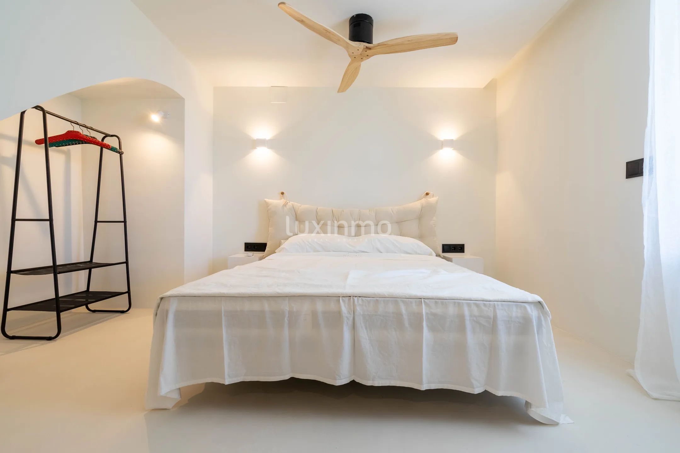 Atemberaubende 4-Schlafzimmer-Villa im Ibiza-Stil mit Meerblick in Jávea — photo 31