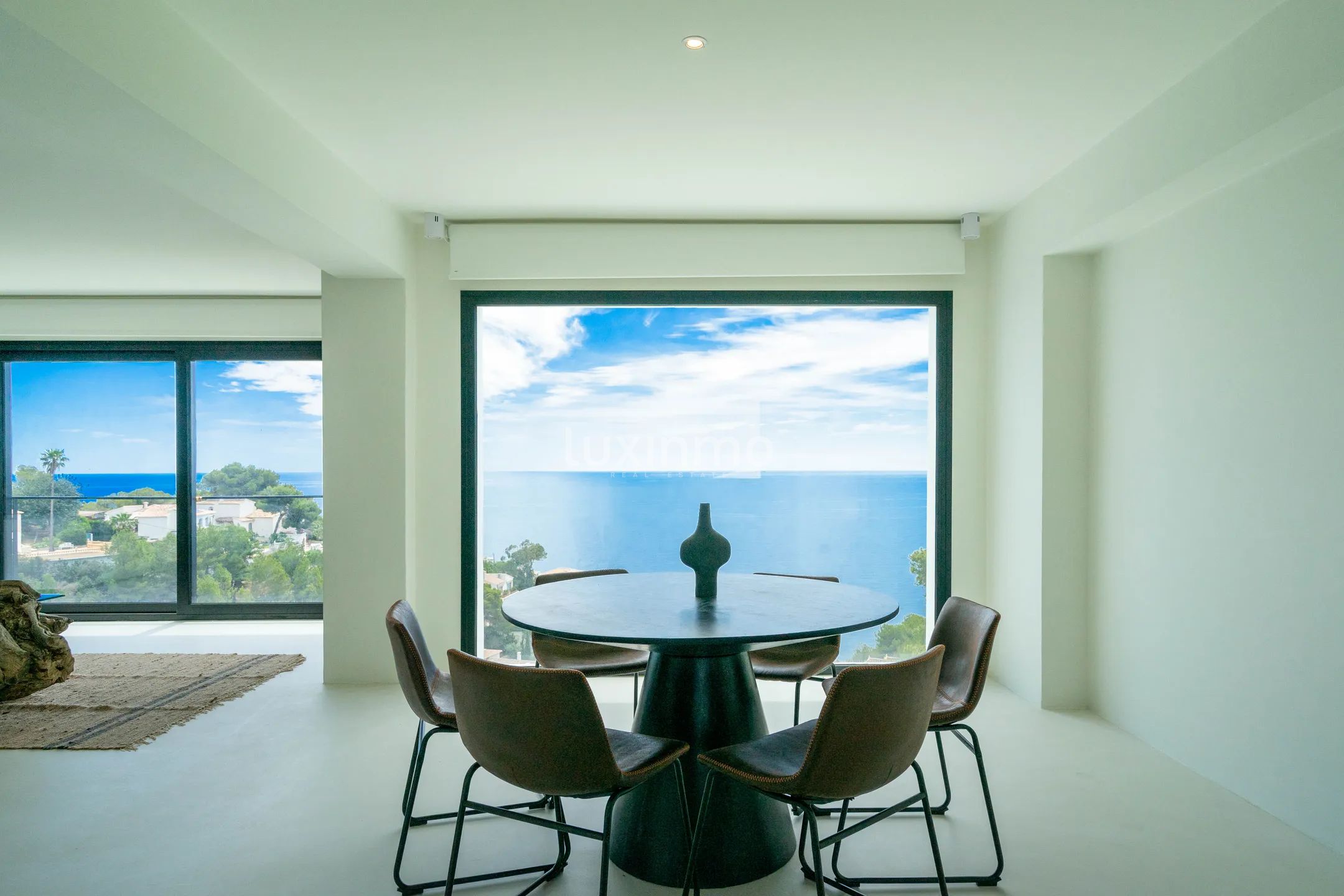 Atemberaubende 4-Schlafzimmer-Villa im Ibiza-Stil mit Meerblick in Jávea — photo 12